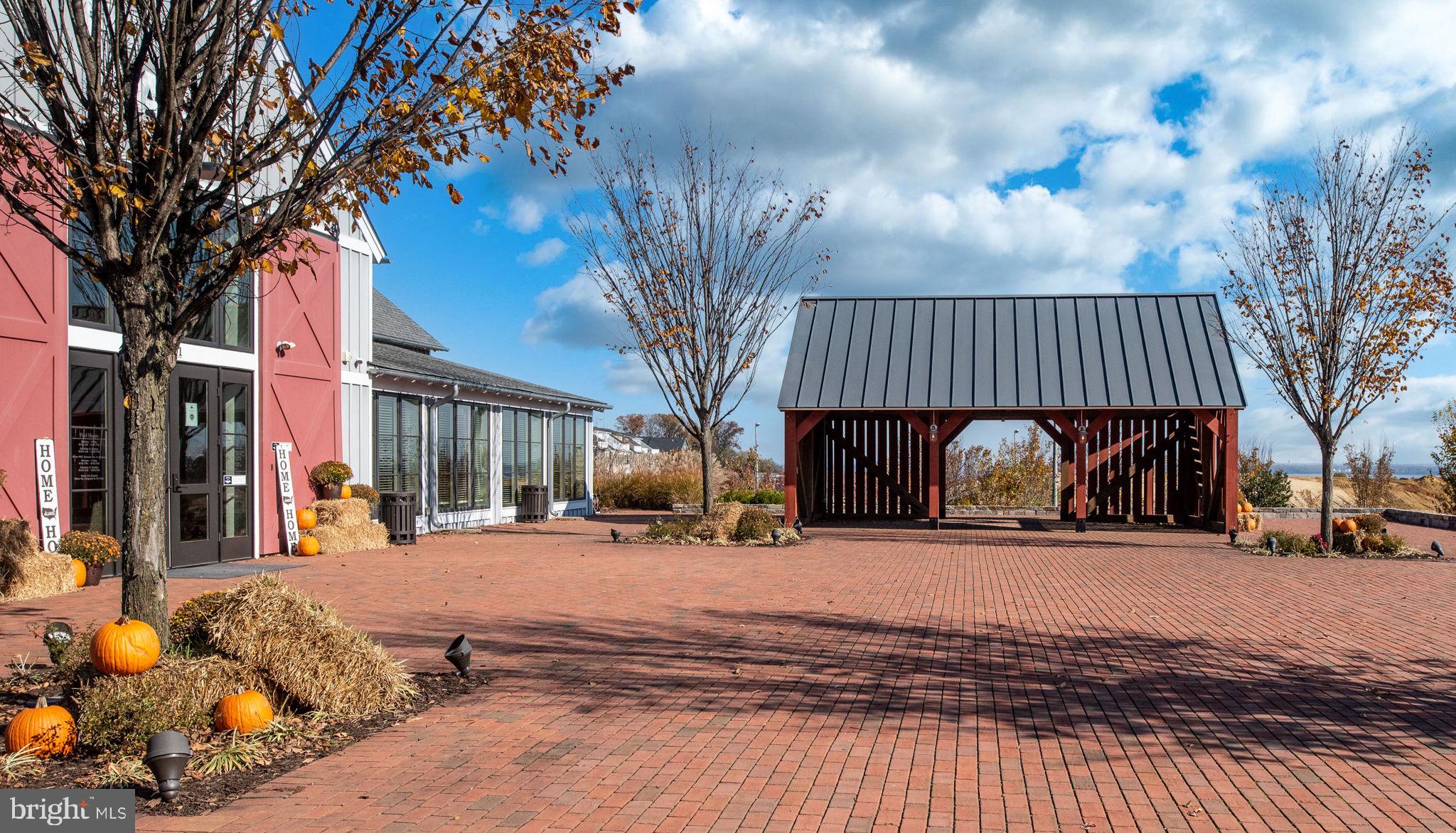 POTOMAC SHORES - Residential