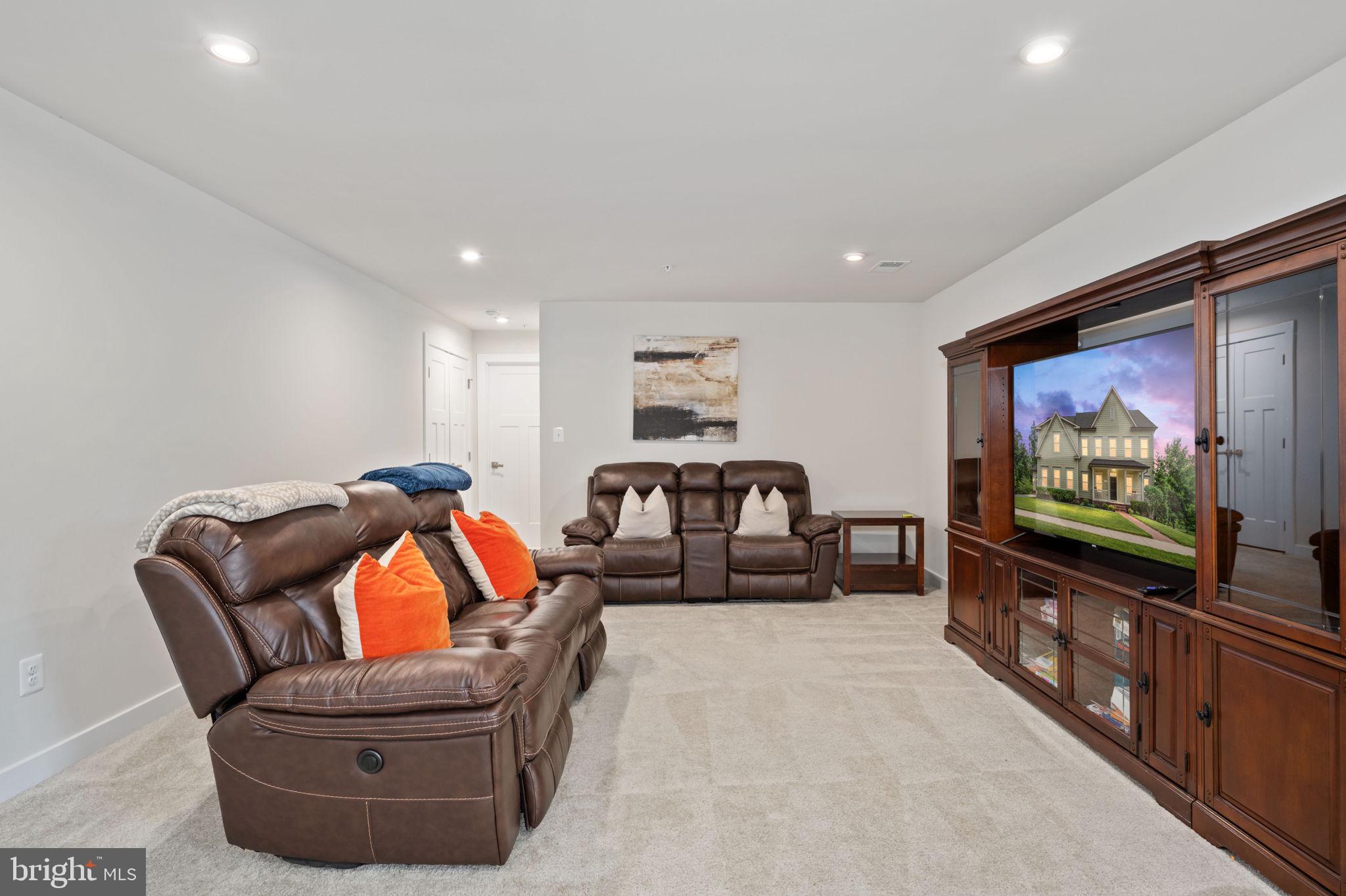 POTOMAC SHORES - Residential