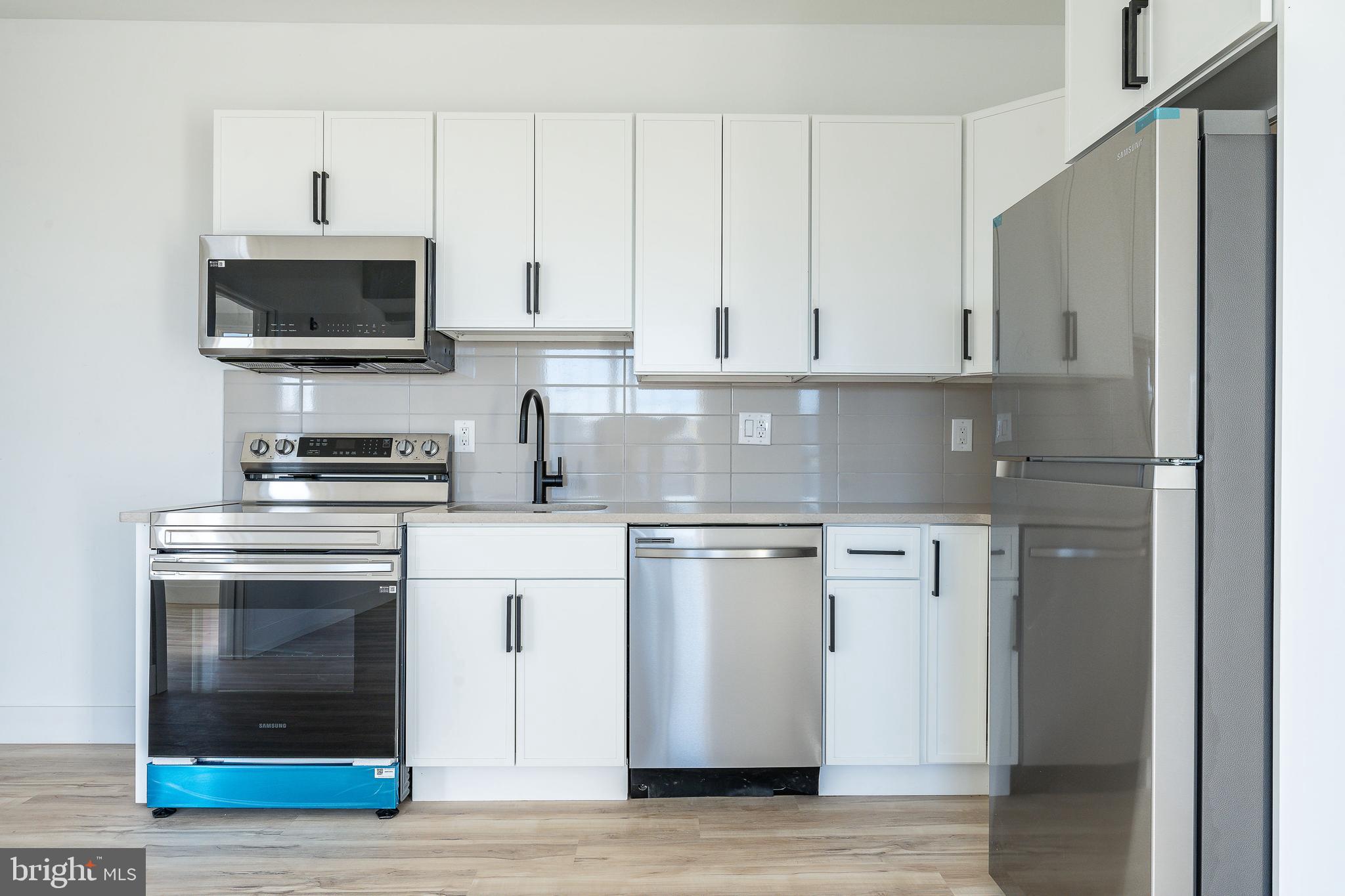 NORRIS SQUARE - Commercial Sale