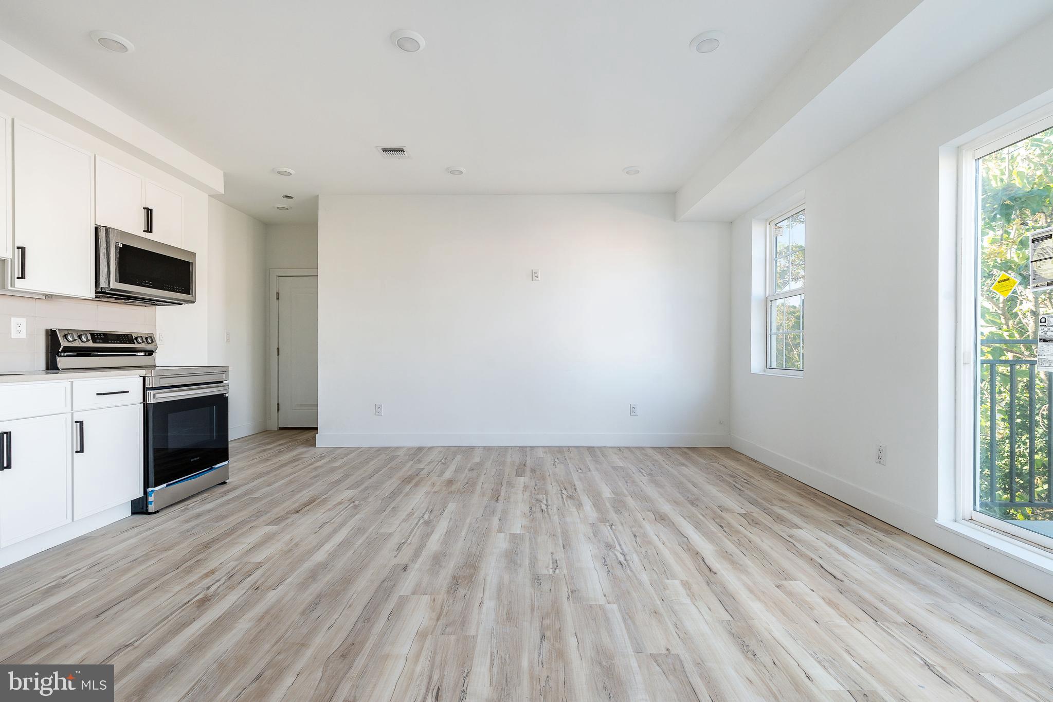 NORRIS SQUARE - Commercial Sale