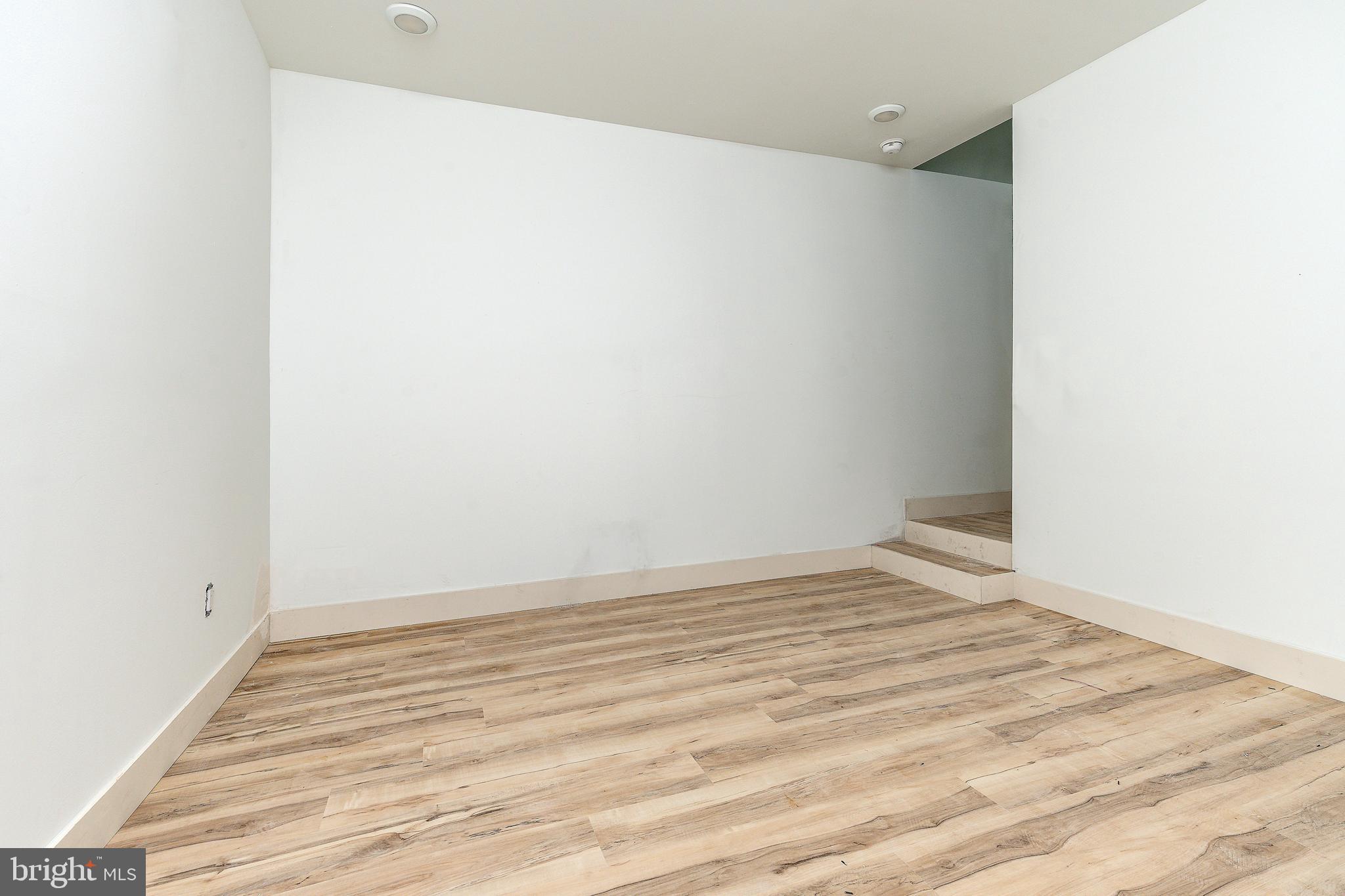 NORRIS SQUARE - Commercial Sale