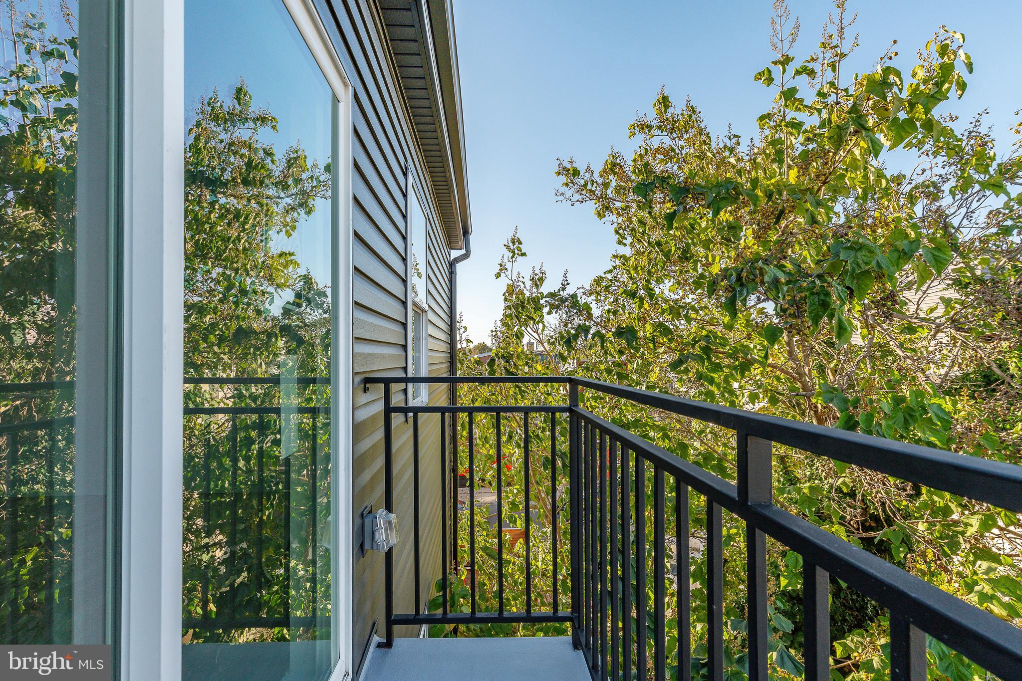 NORRIS SQUARE - Commercial Sale