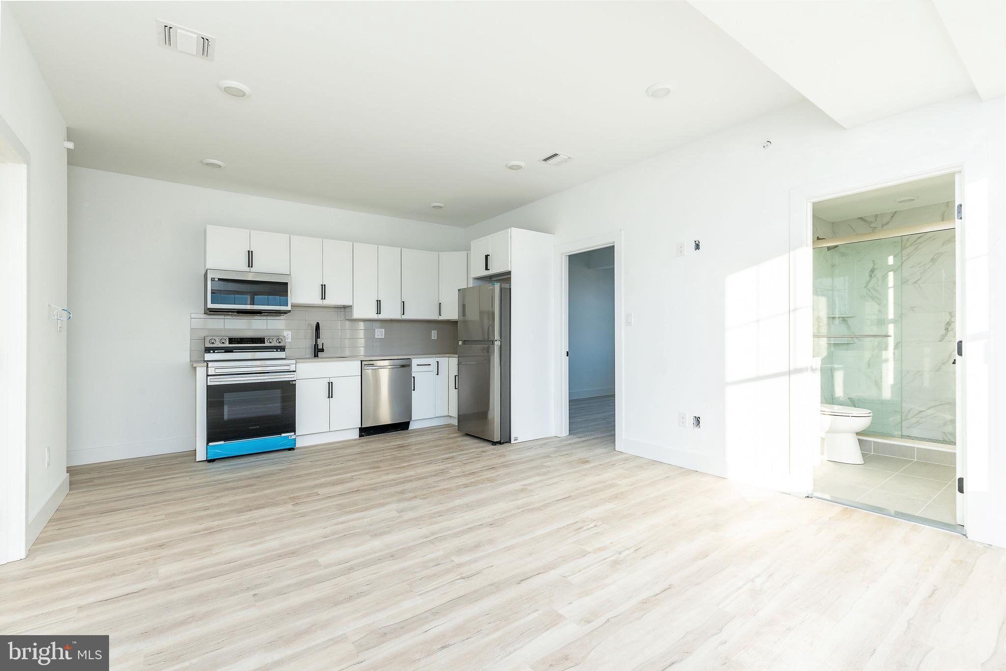 NORRIS SQUARE - Commercial Sale