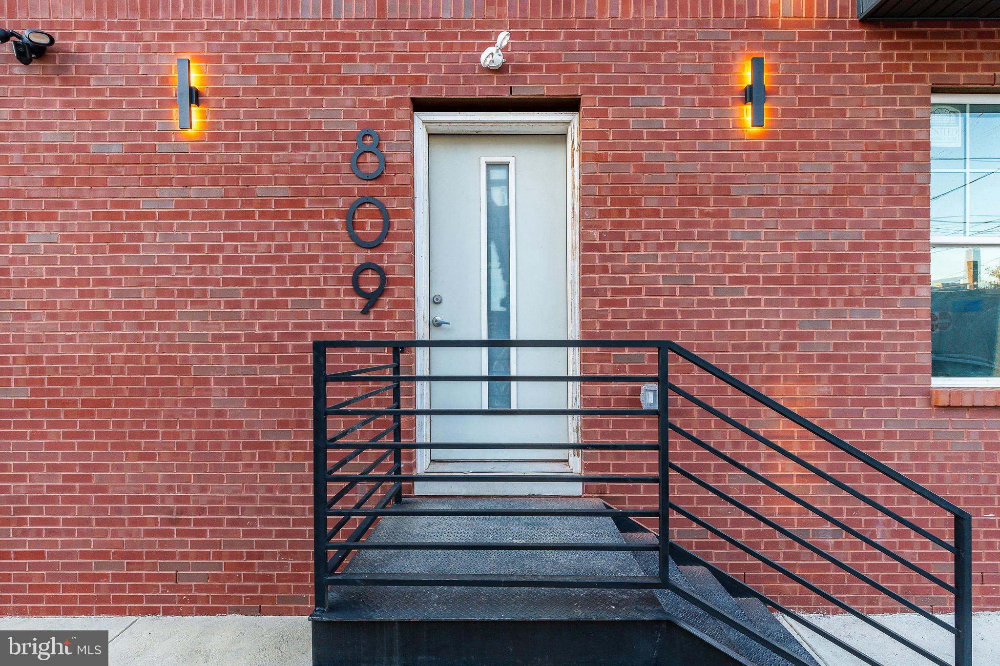 NORRIS SQUARE - Commercial Sale