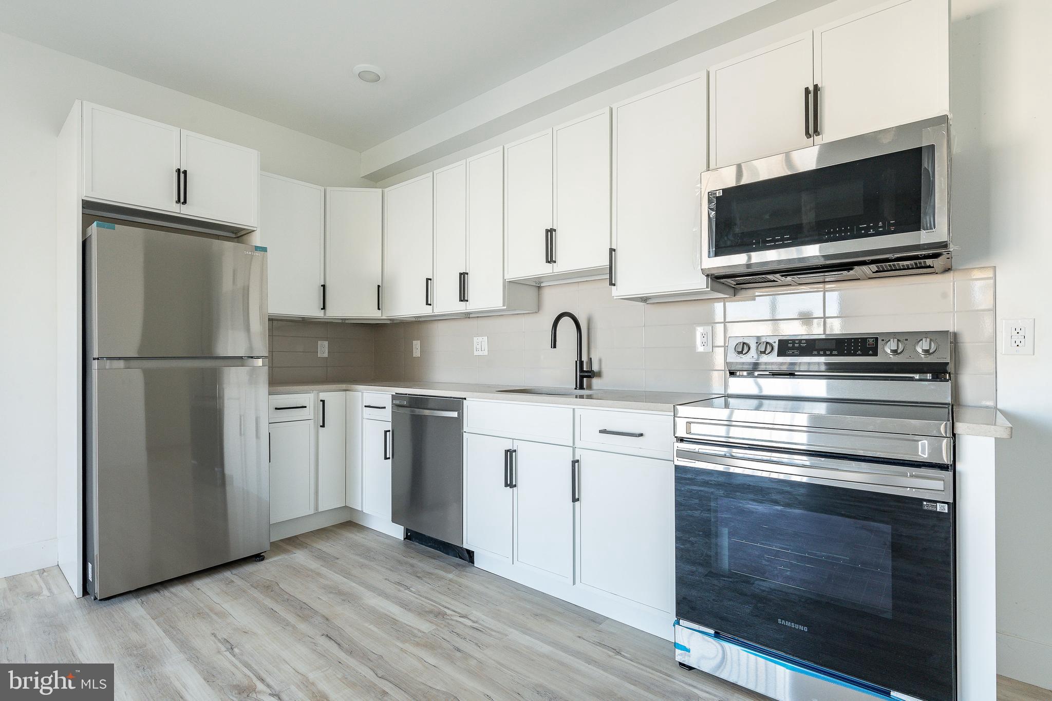 NORRIS SQUARE - Commercial Sale