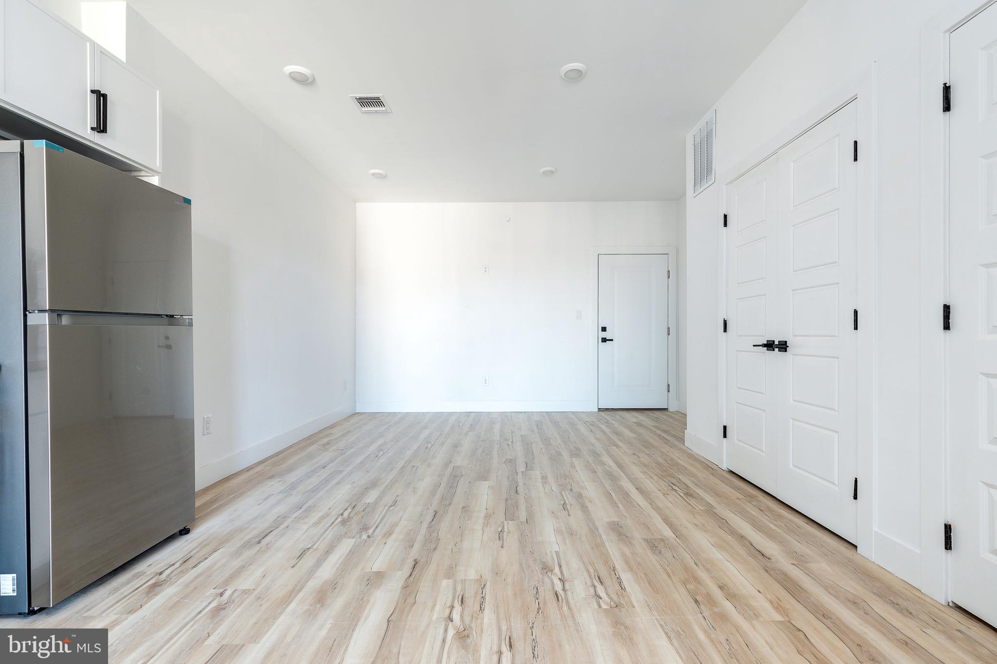NORRIS SQUARE - Commercial Sale