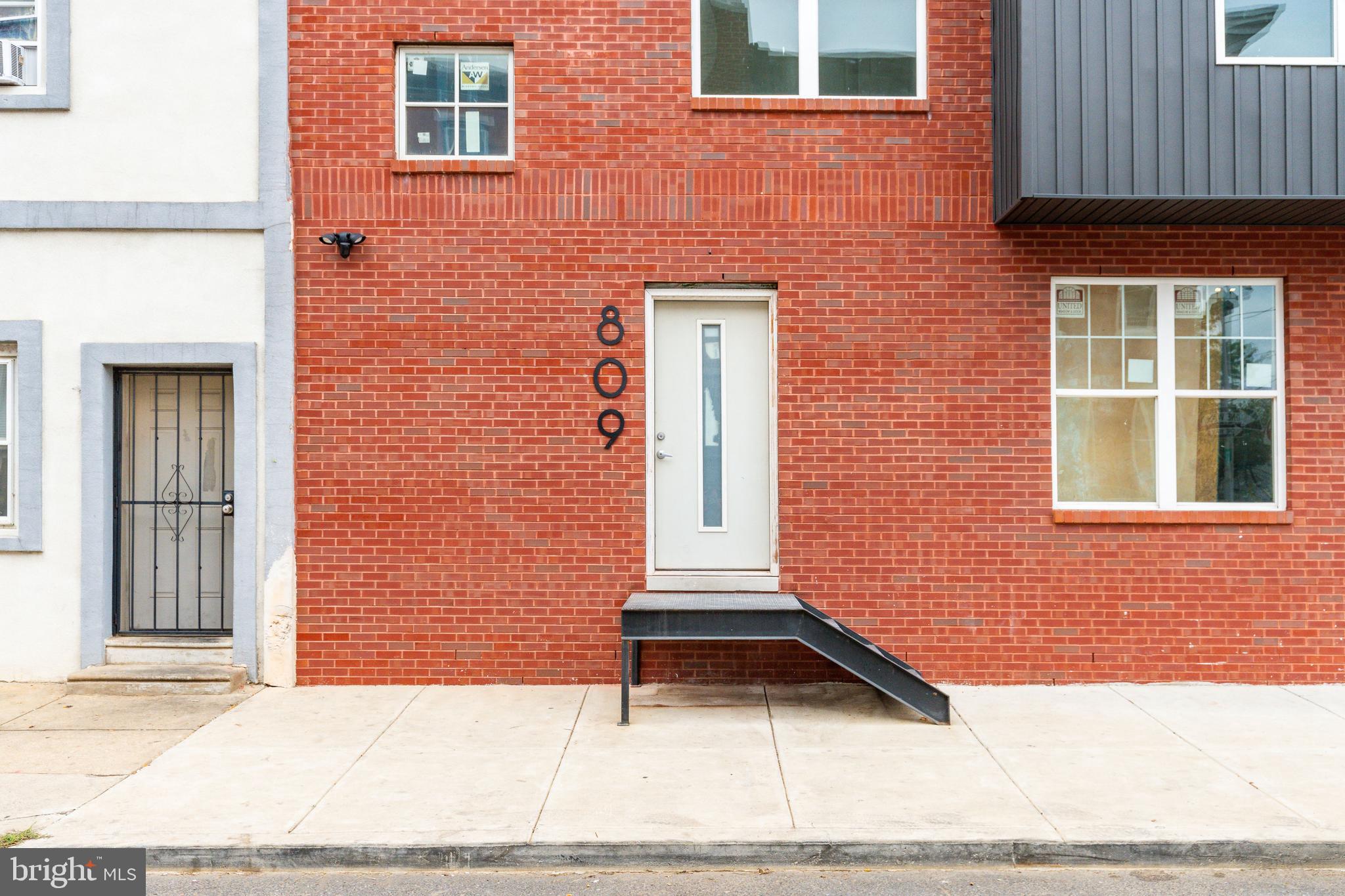 NORRIS SQUARE - Commercial Sale