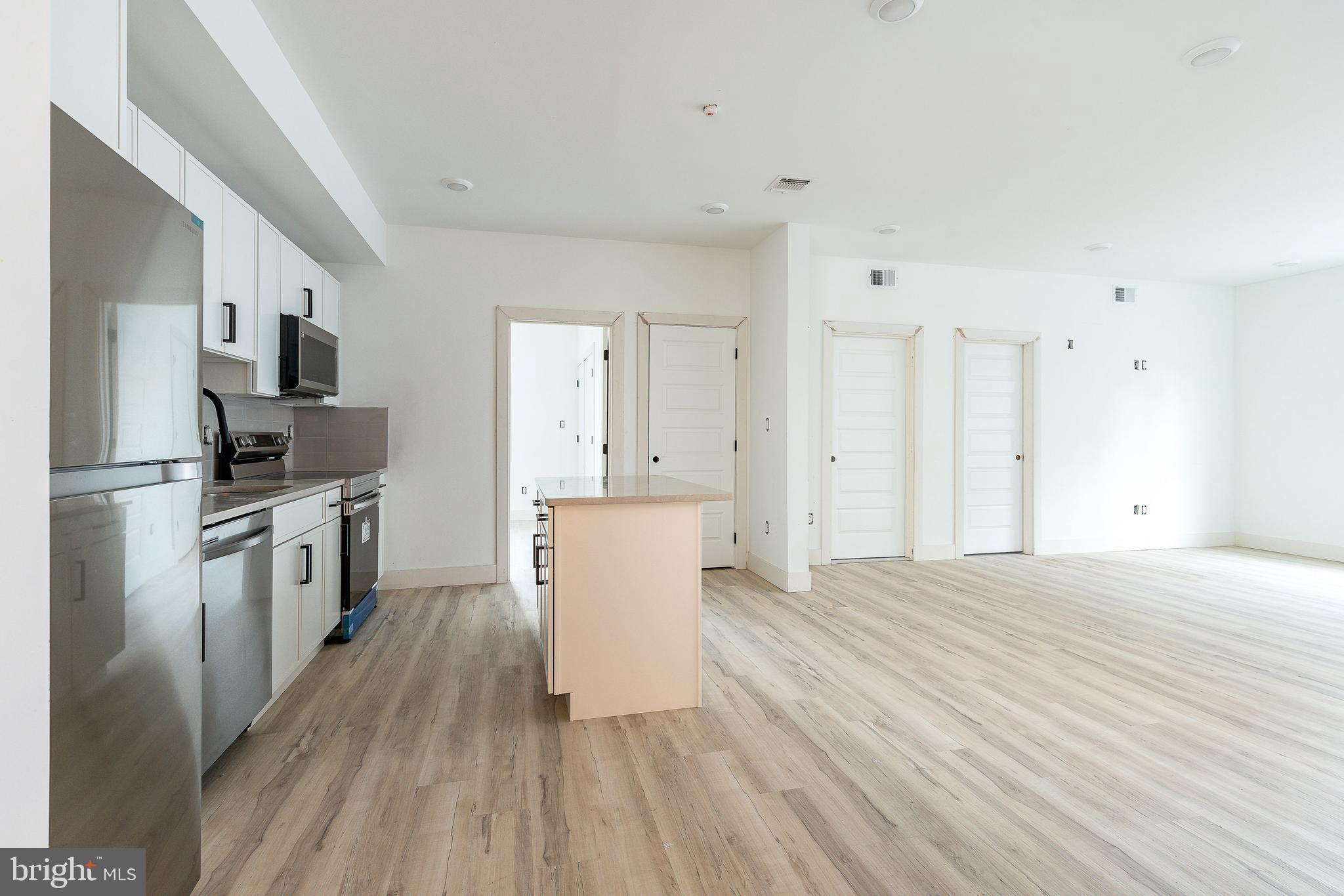NORRIS SQUARE - Commercial Sale