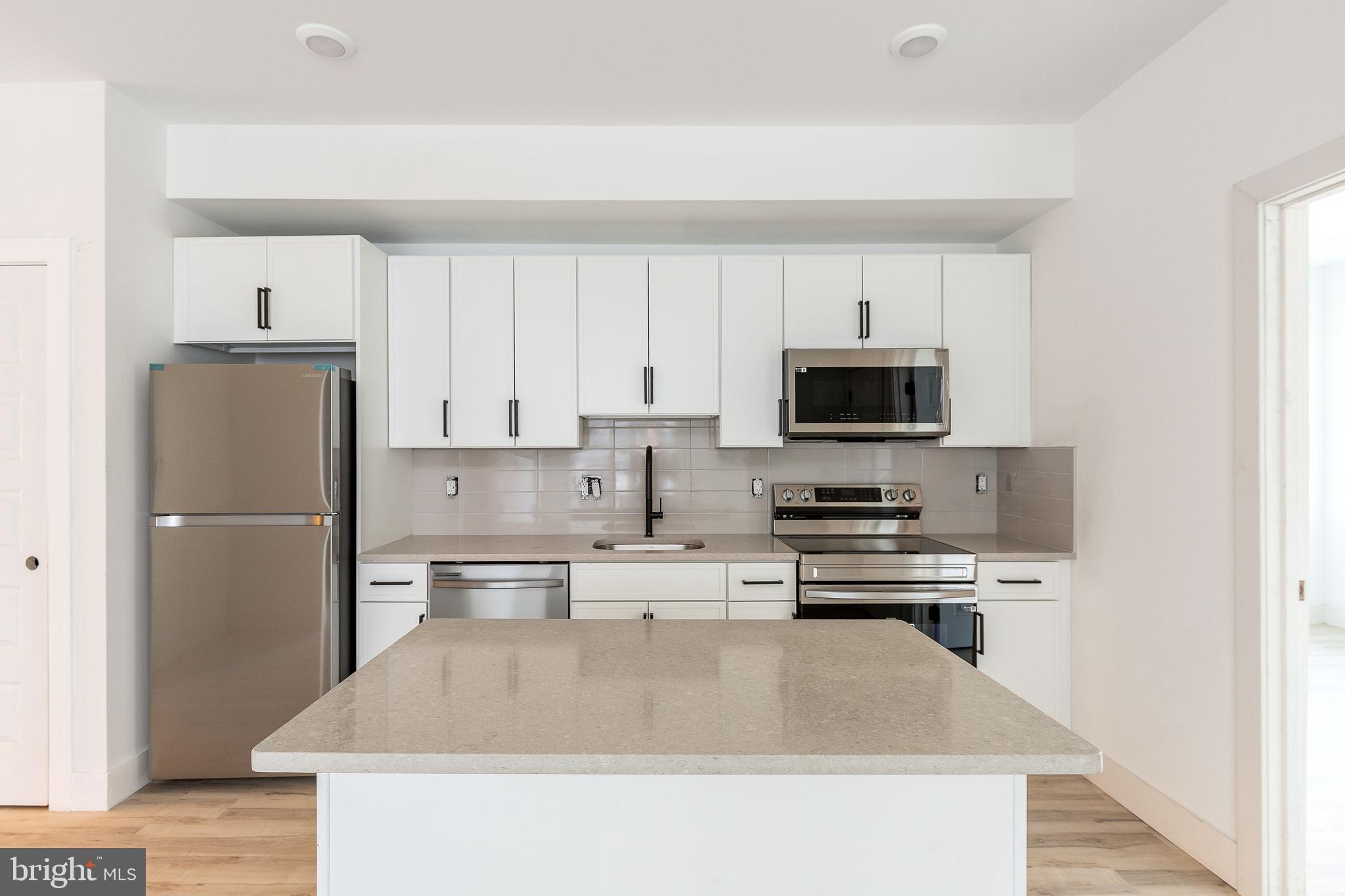 NORRIS SQUARE - Commercial Sale