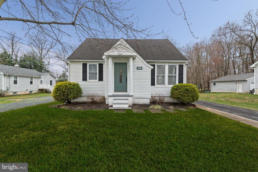 Curbside appeal, tranquil/peaceful setting for this 3 BR/2 1/2 BA waterfront home on Norman Creek.  Shows  well and has a very nice lay out with good use of space.  Level  1/4 acre lot.  Oversized garage/storage and workspace perfect for many uses.  Screened in gazebo adds additional great outdoor living space, sits close to the pier and has a nice view of the water.  Extra long driveway, newer pier in excellent condition, recently updated main level bathroom, main level bedroom. Separate living room off main entry in the front. Kitchen and dining area are one open space.  Lower level has a full bath, workshop area, washer/dryer and easy walk out steps to back yard. Bring your kayak!