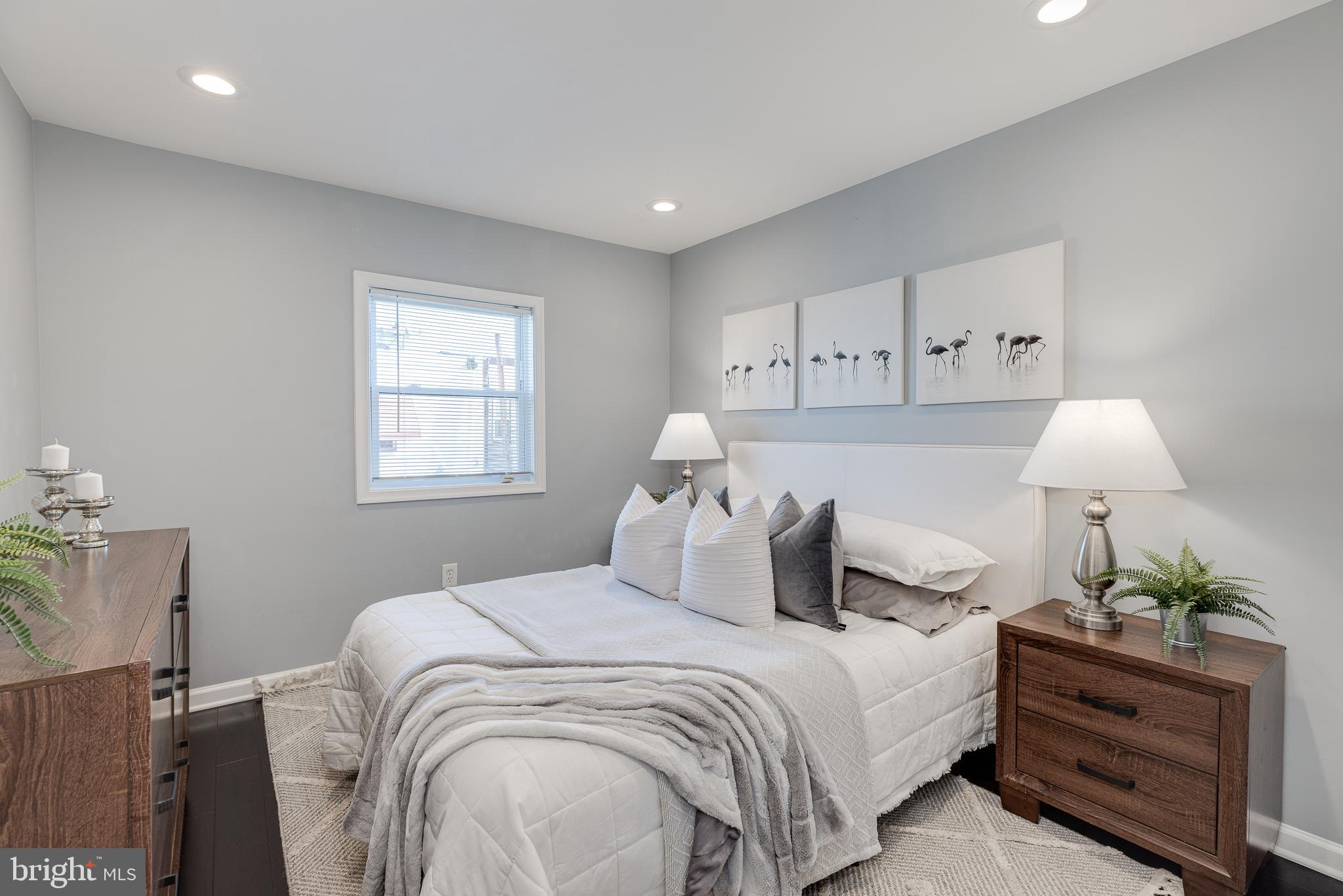 POINT BREEZE - Residential