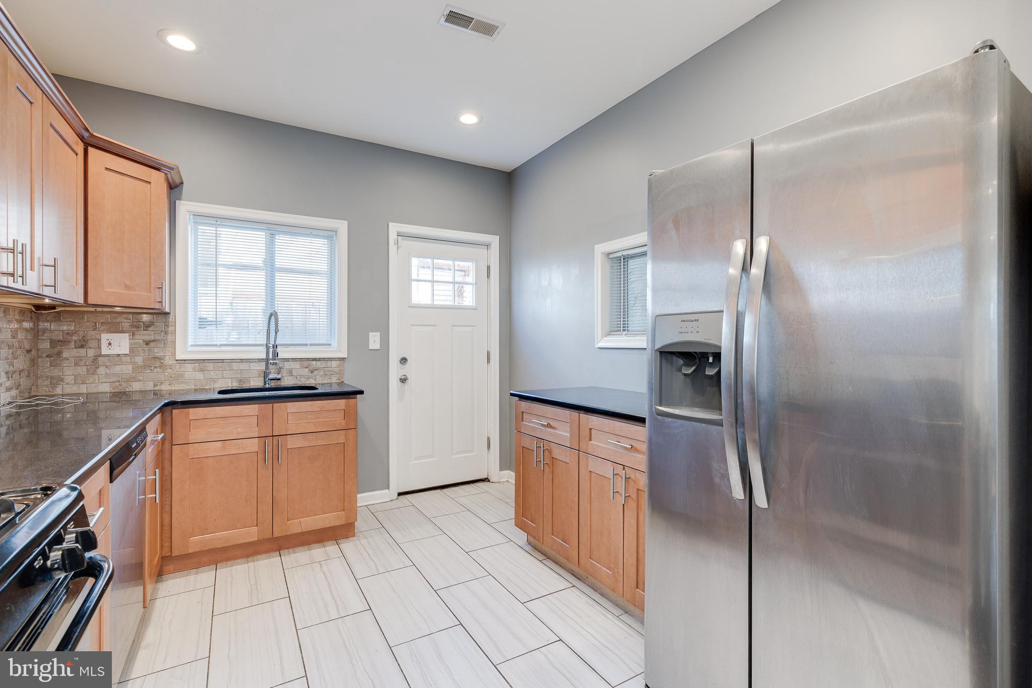 POINT BREEZE - Residential