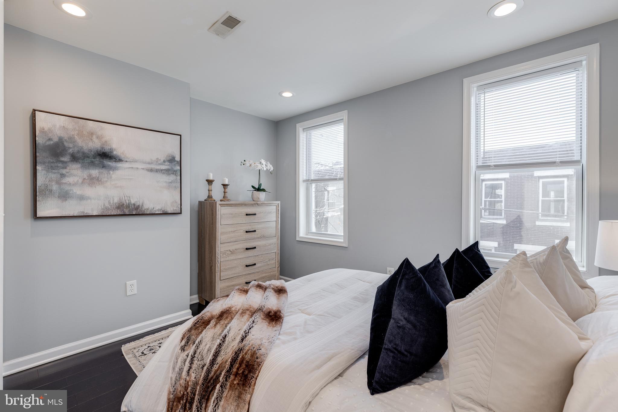 POINT BREEZE - Residential