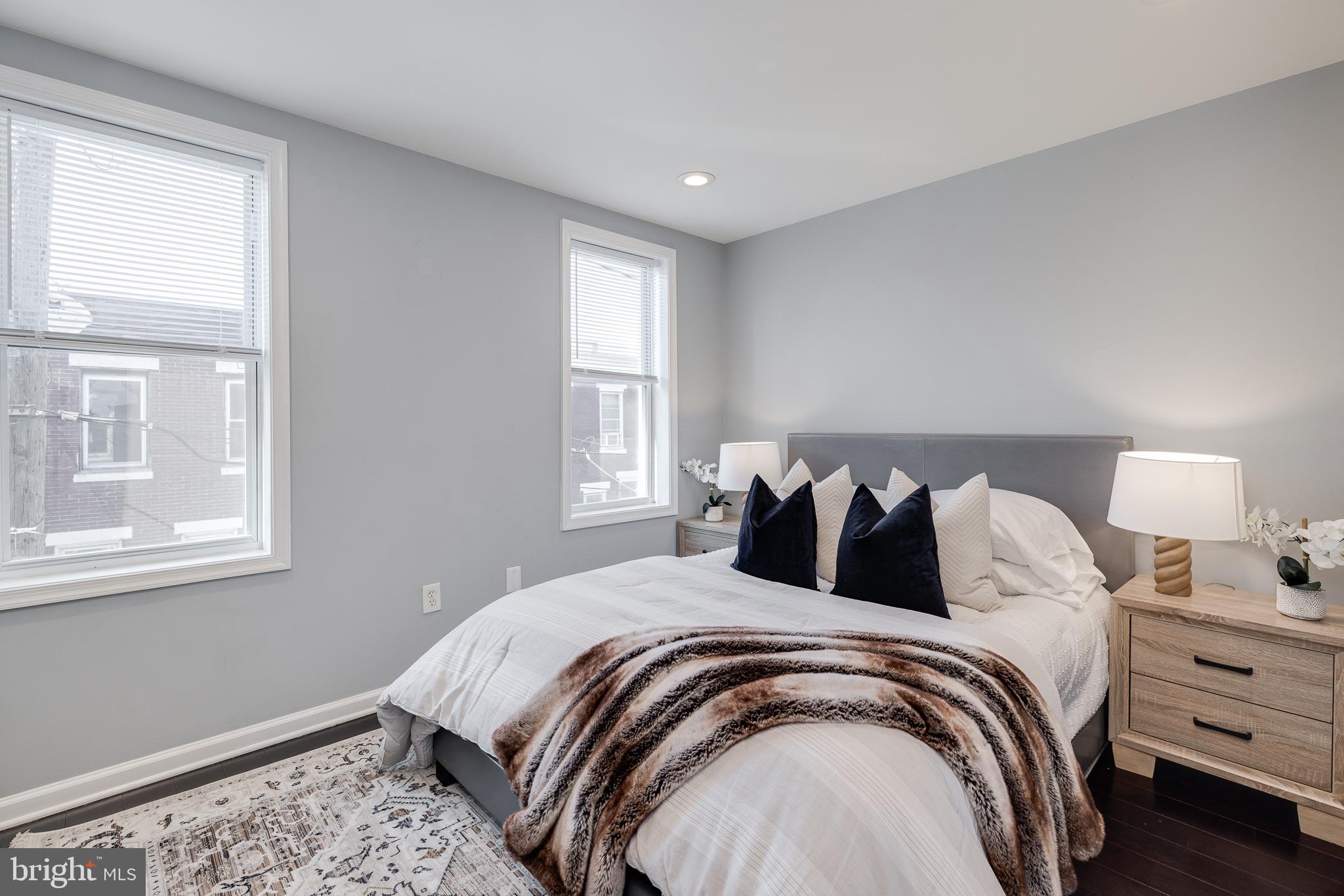 POINT BREEZE - Residential