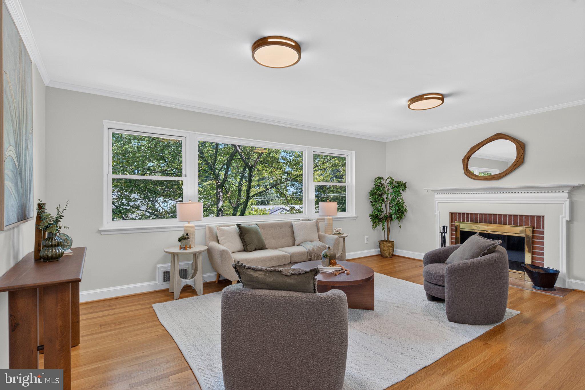 2730 N WAKEFIELD