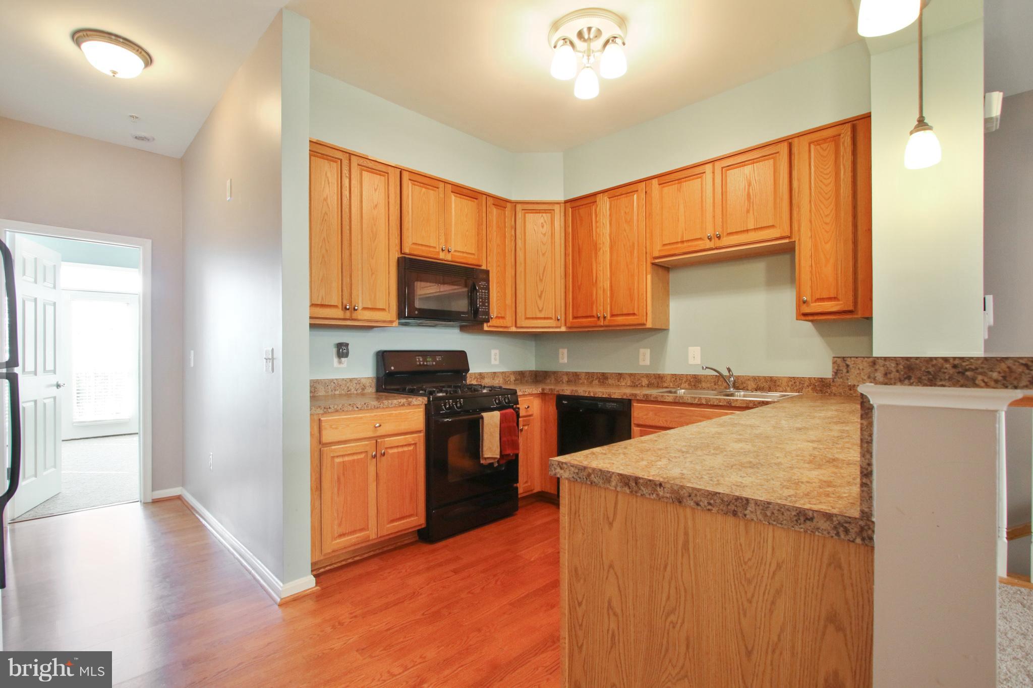 THE COMMONS ON WILLIAM SQUARE - Residential