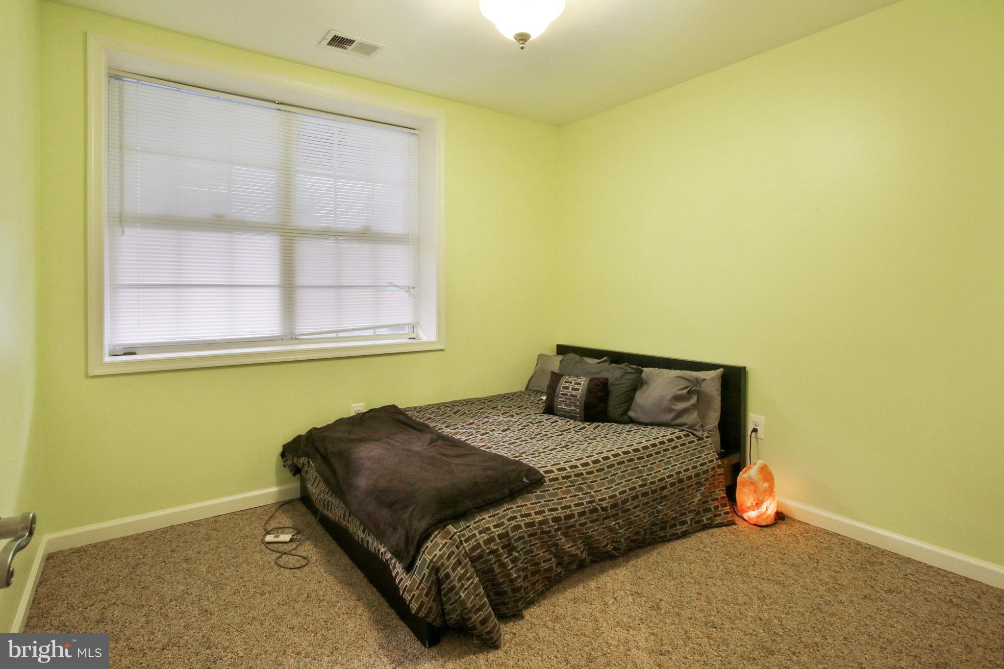 THE COMMONS ON WILLIAM SQUARE - Residential