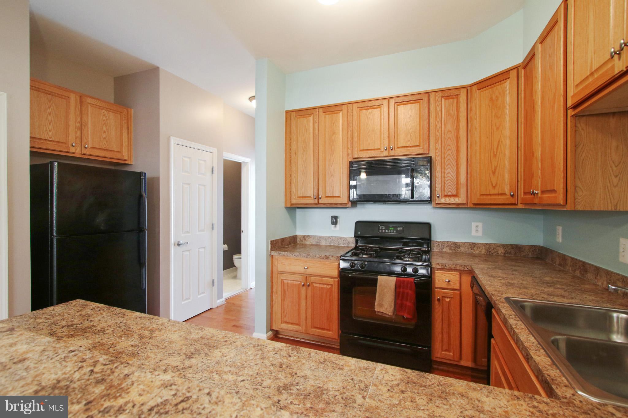 THE COMMONS ON WILLIAM SQUARE - Residential