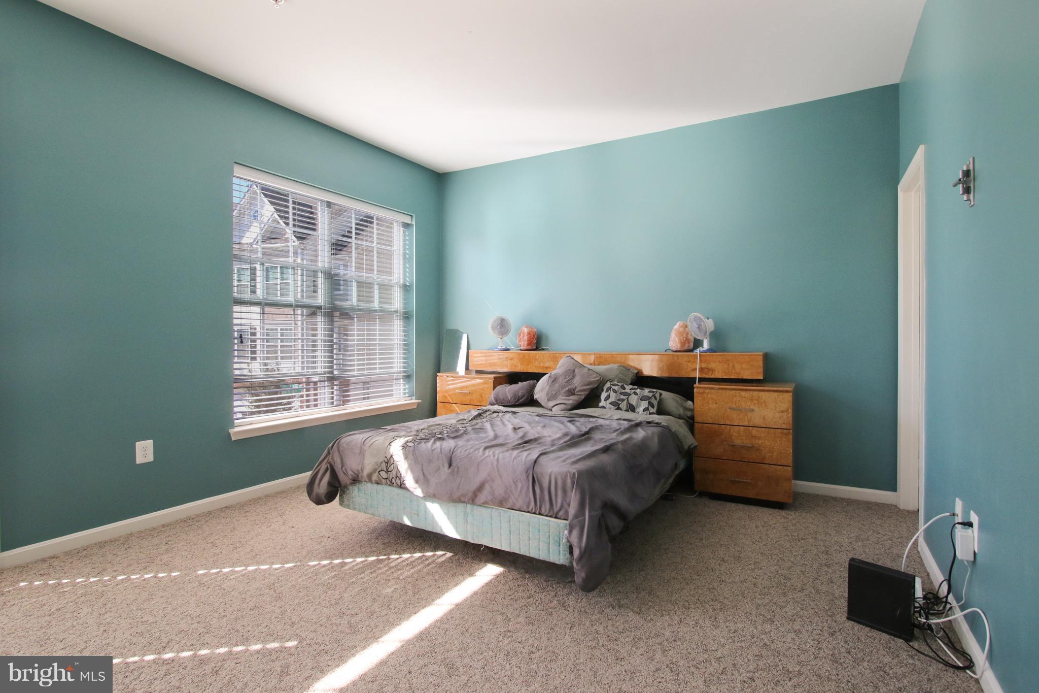 THE COMMONS ON WILLIAM SQUARE - Residential