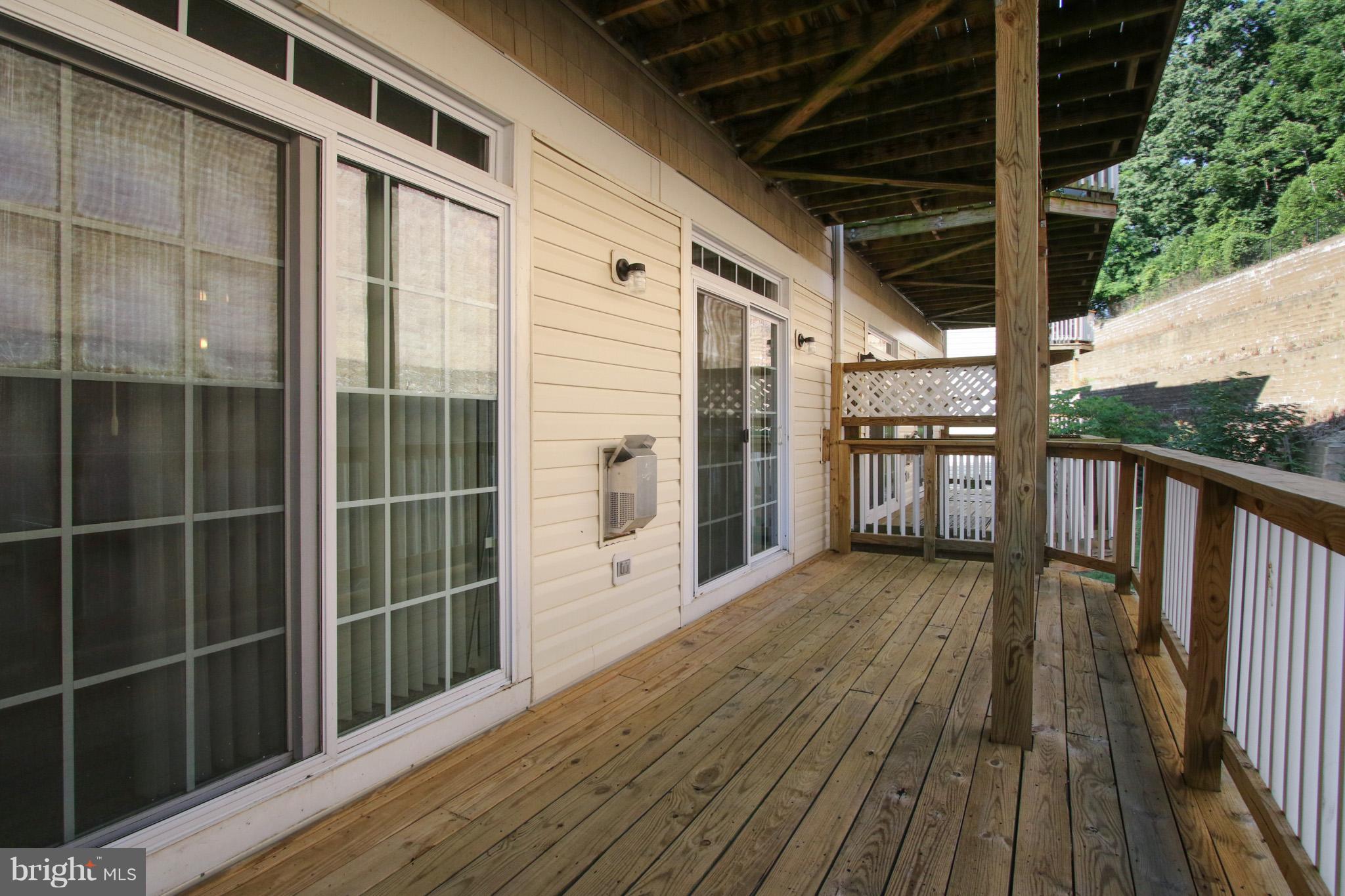 THE COMMONS ON WILLIAM SQUARE - Residential