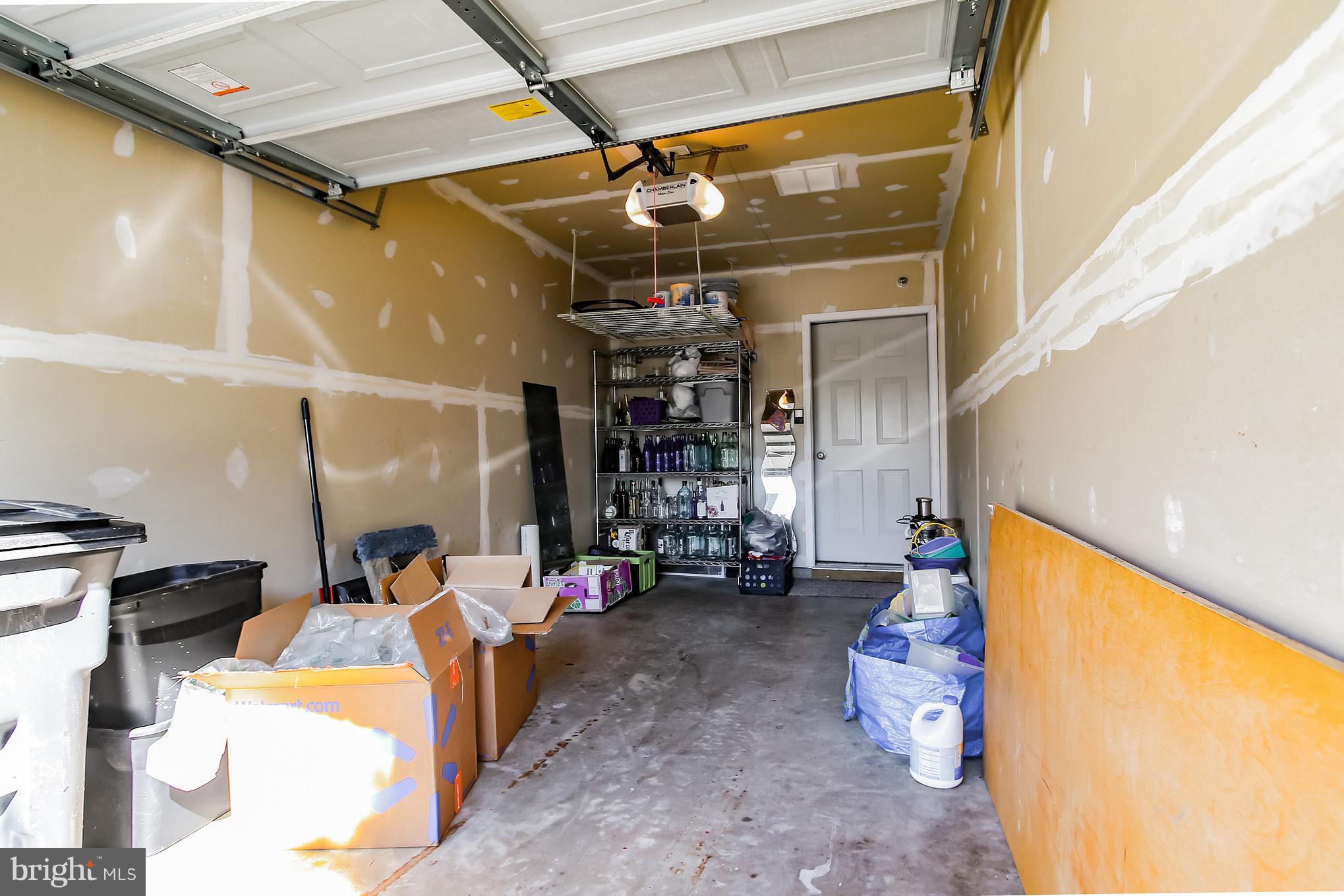 THE COMMONS ON WILLIAM SQUARE - Residential