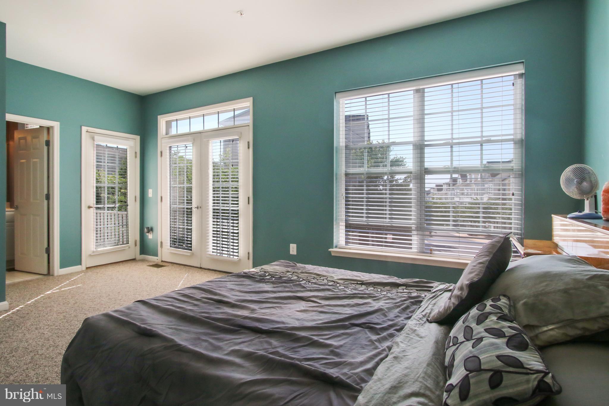 THE COMMONS ON WILLIAM SQUARE - Residential