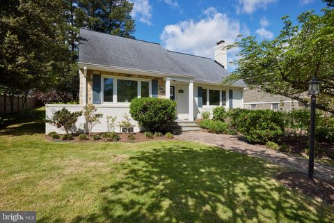 Photo of 5610 Parkston Road, BETHESDA, MD 20816 (MLS # MDMC2178944)