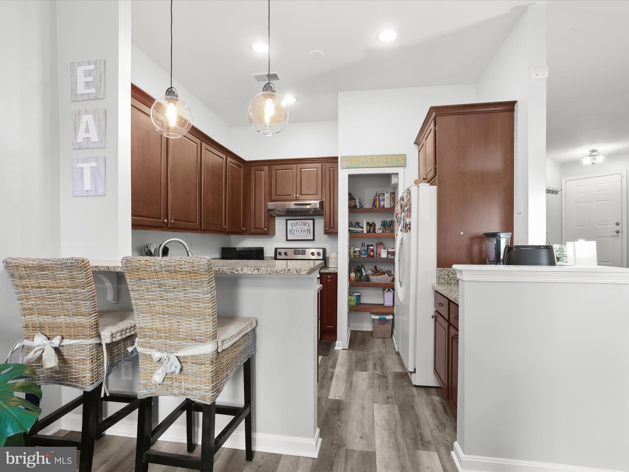 RIVERCHASE CONDOS - Residential