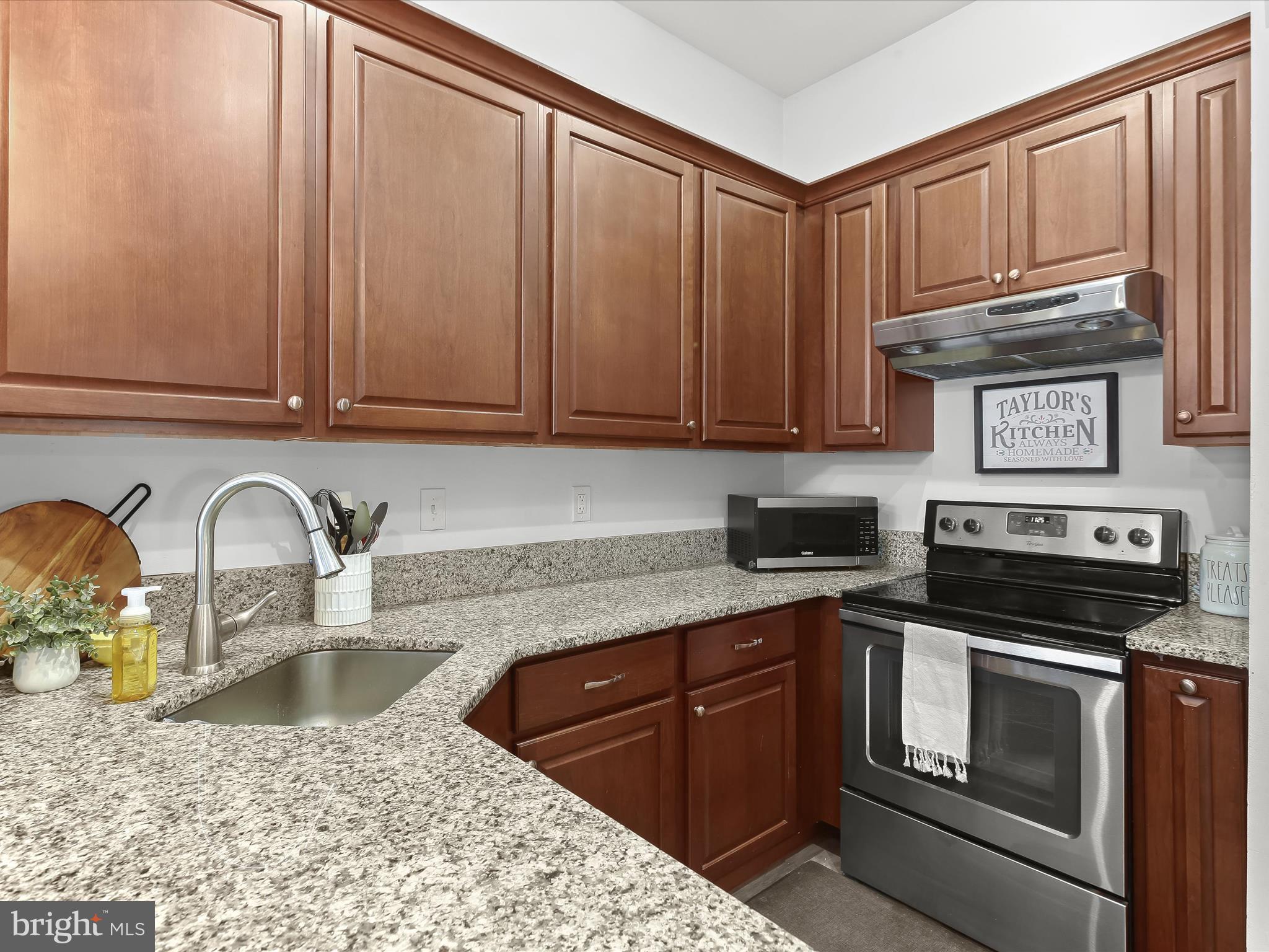 RIVERCHASE CONDOS - Residential