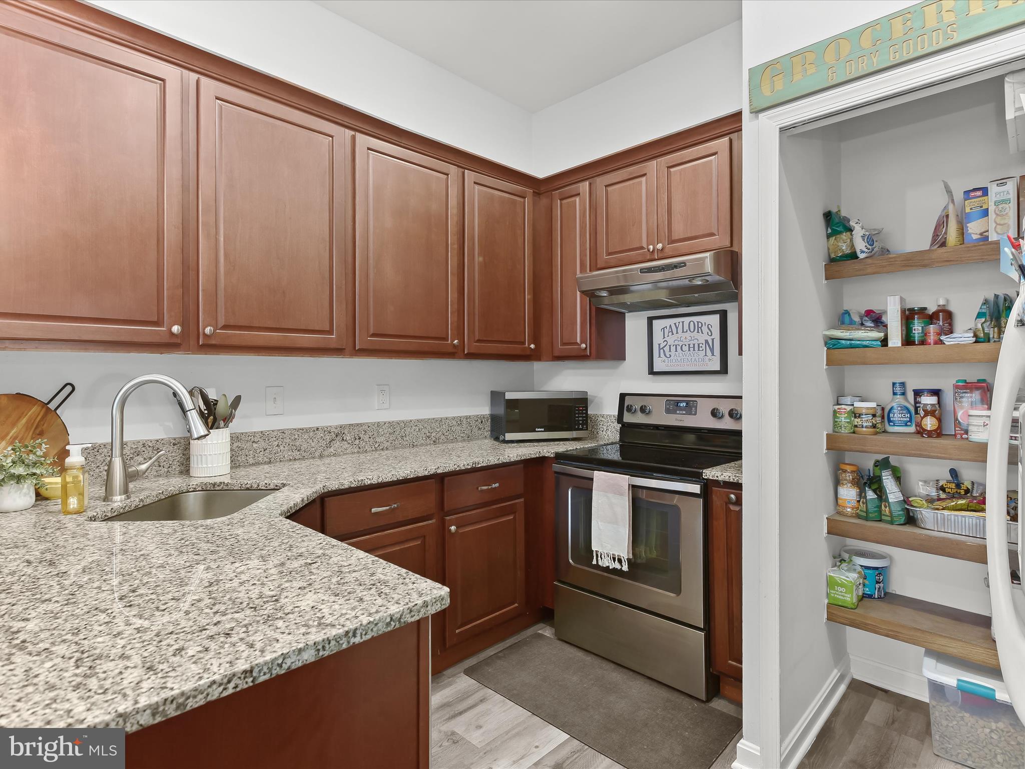 RIVERCHASE CONDOS - Residential