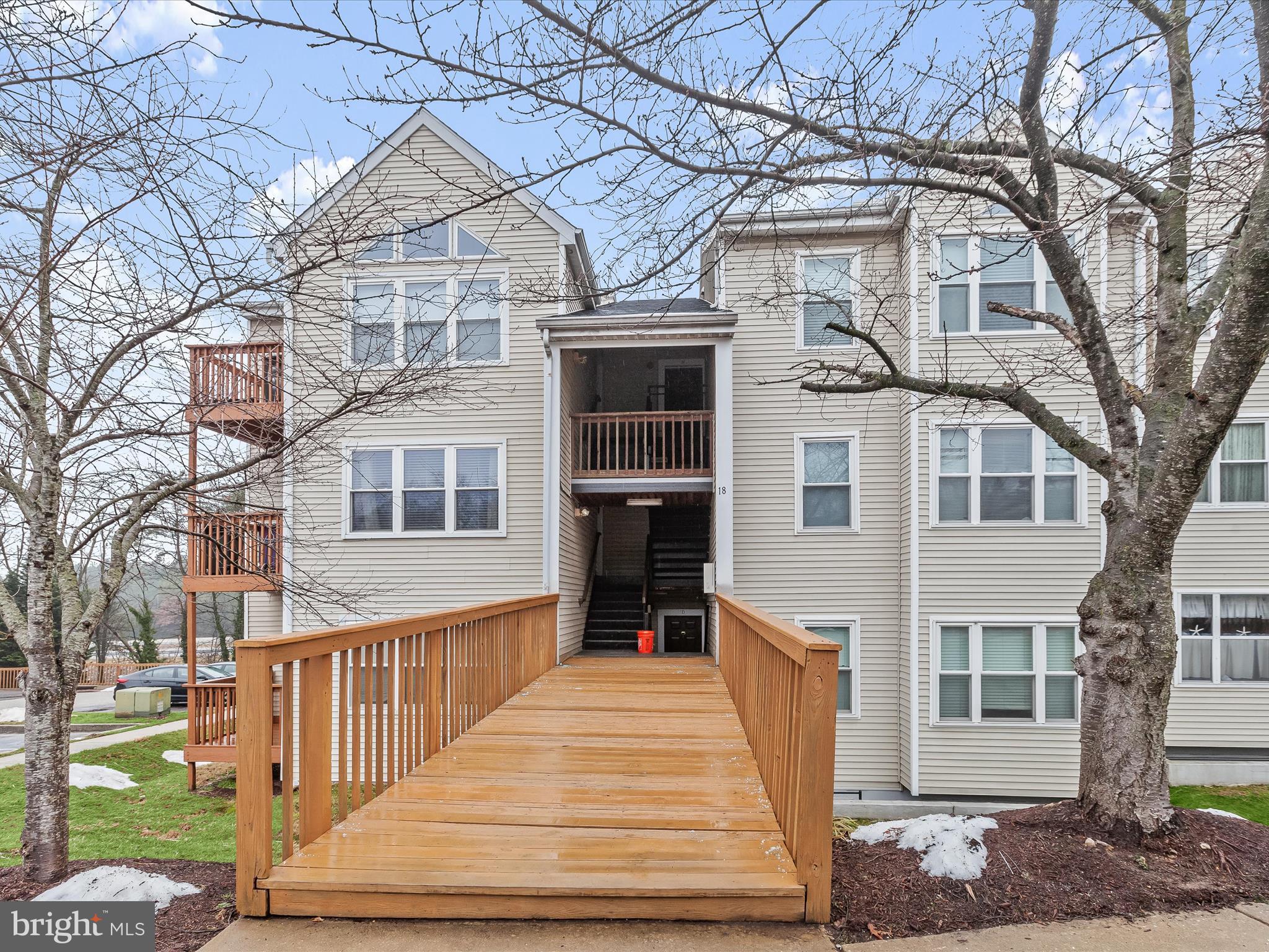 RIVERCHASE CONDOS - Residential