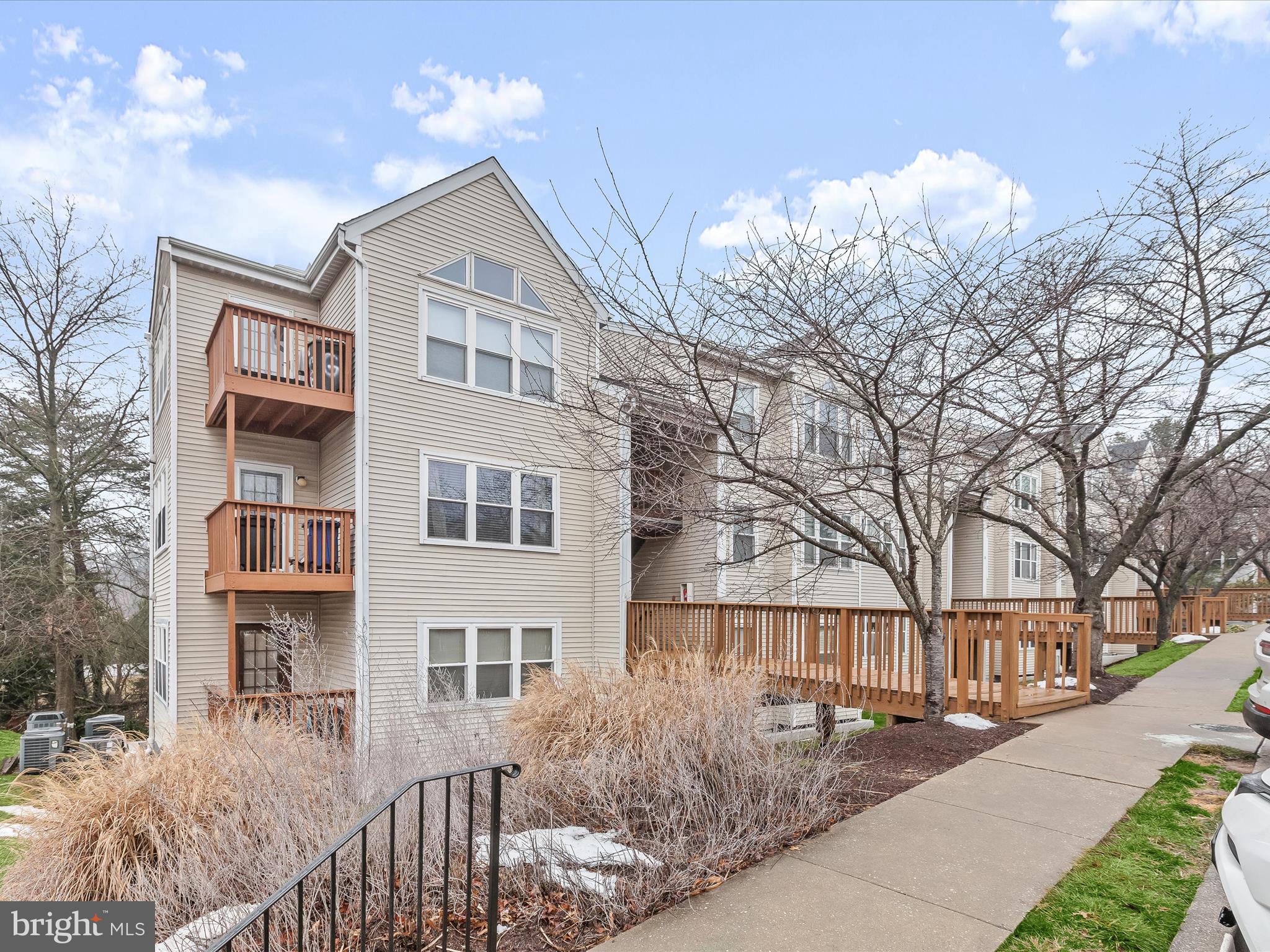 RIVERCHASE CONDOS - Residential