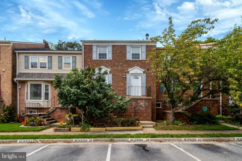 Townhouse For Sale - 8008 Carbondale Way<br/> SPRINGFIELD, VA 22153