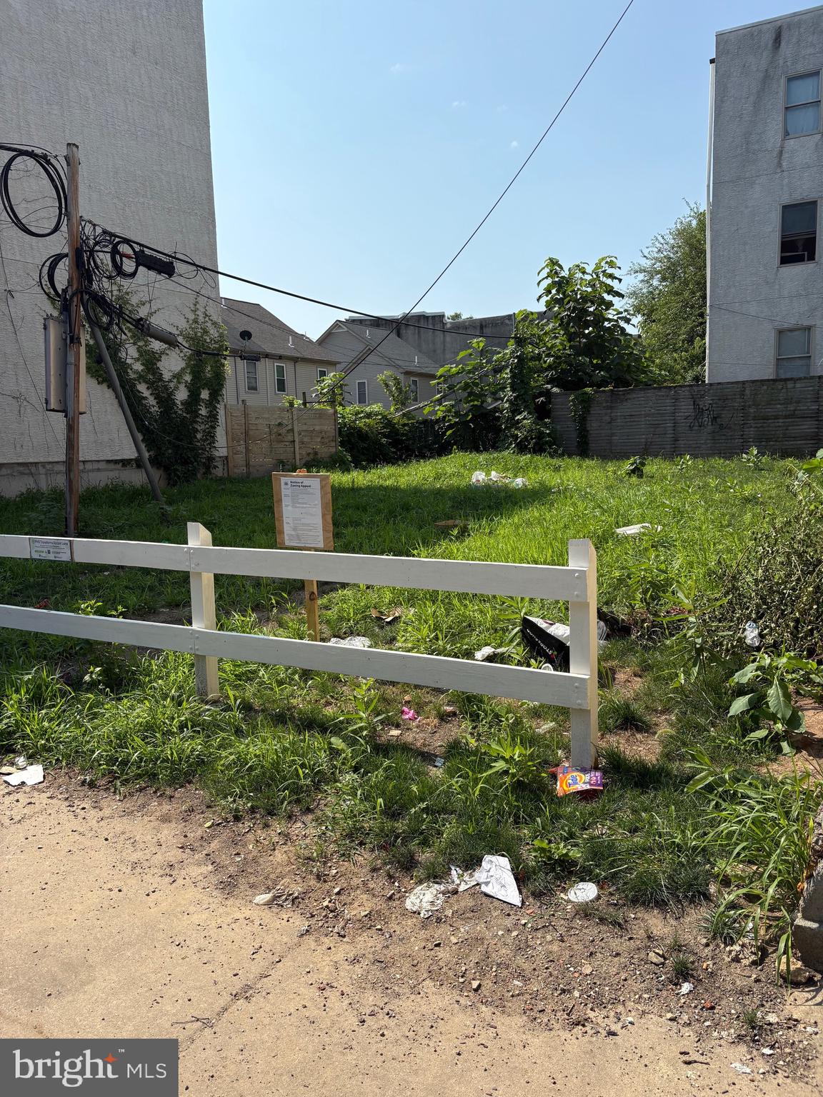 1818 W MONTGOMERY AVENUE