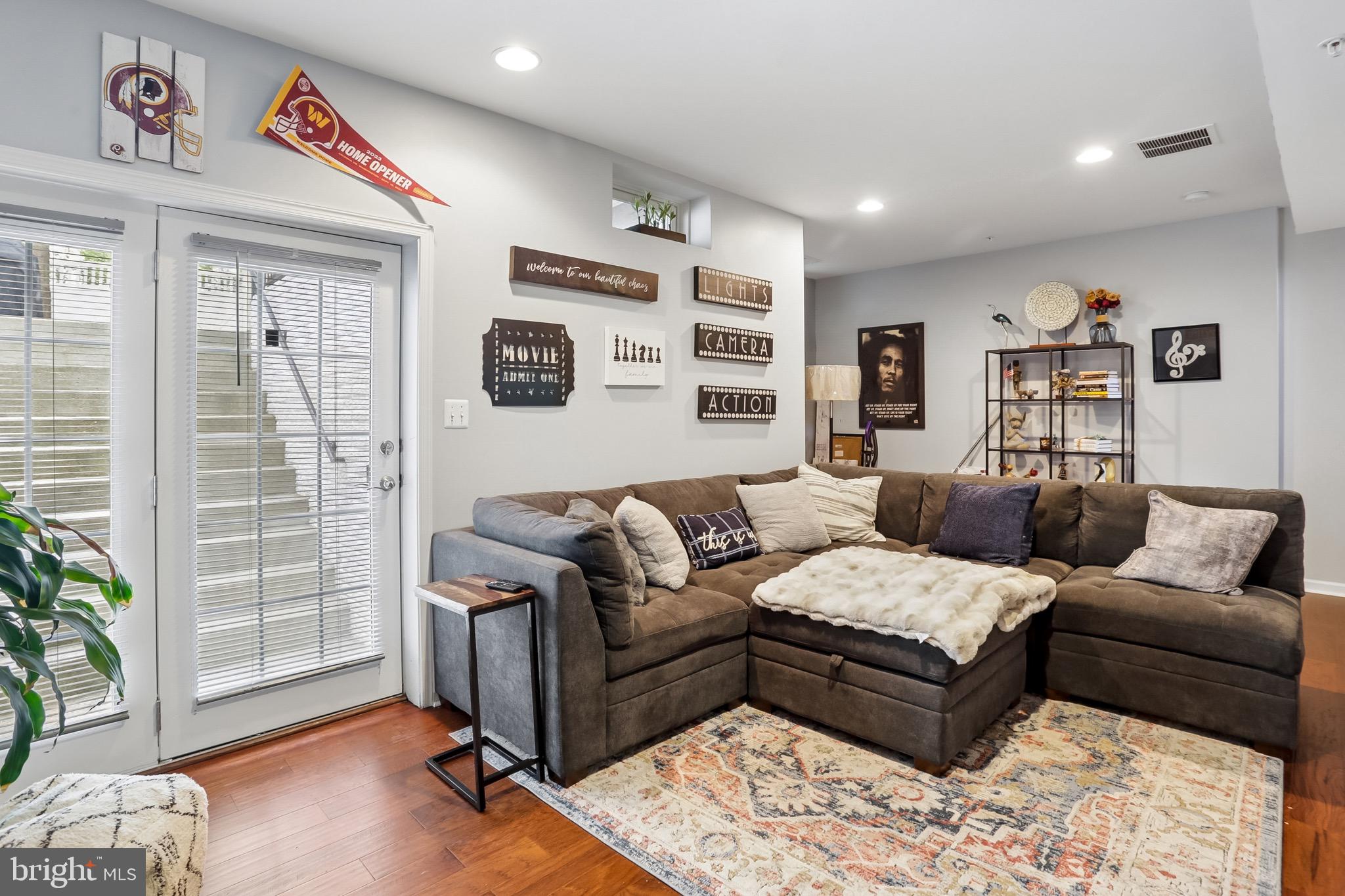 MARLBORO RIDGE - Residential