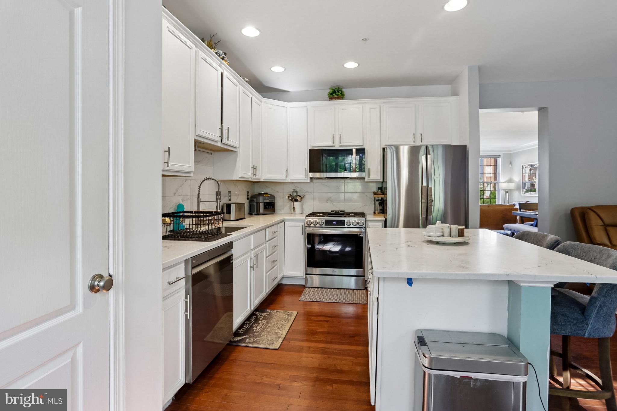 MARLBORO RIDGE - Residential