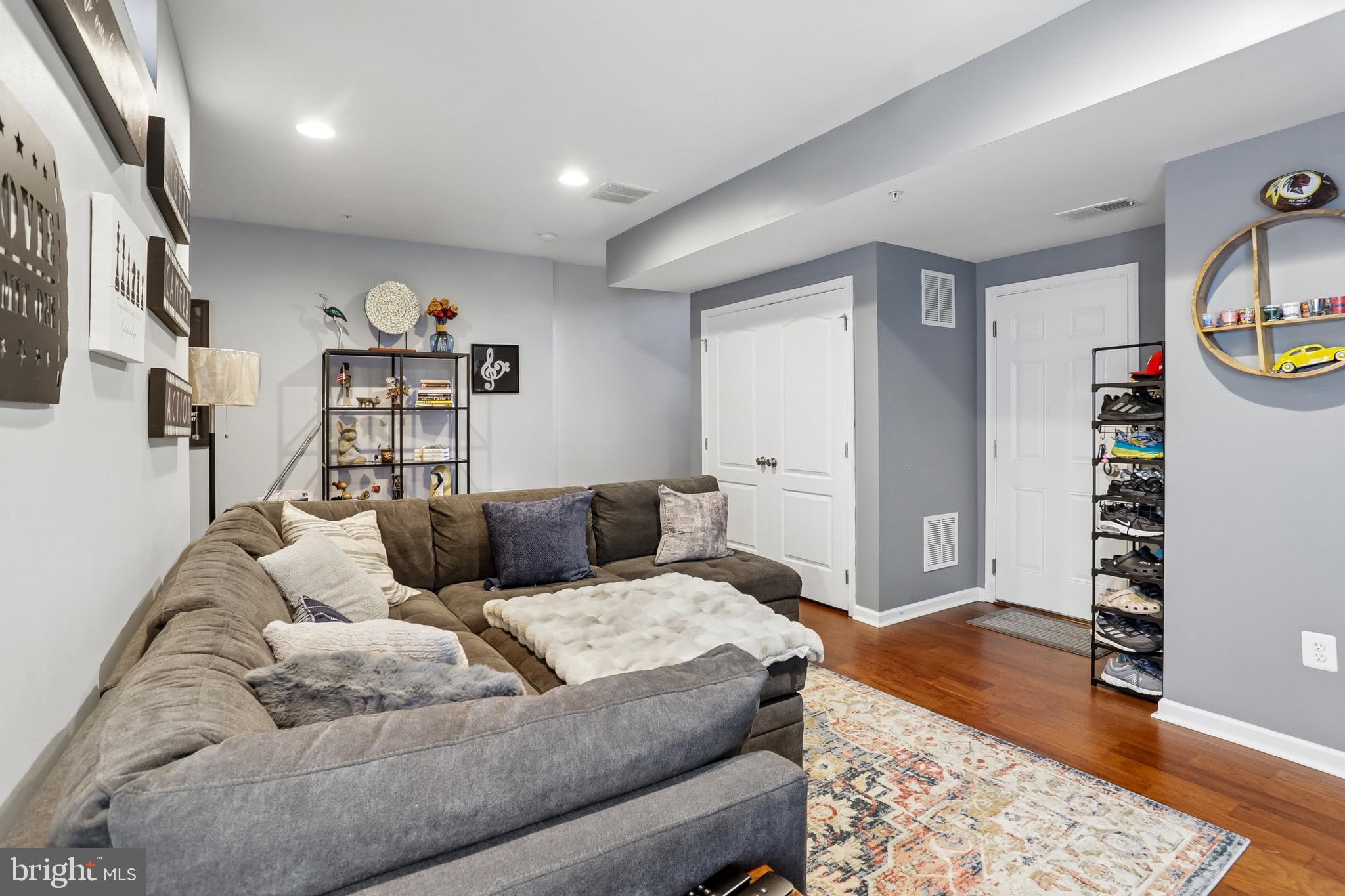 MARLBORO RIDGE - Residential