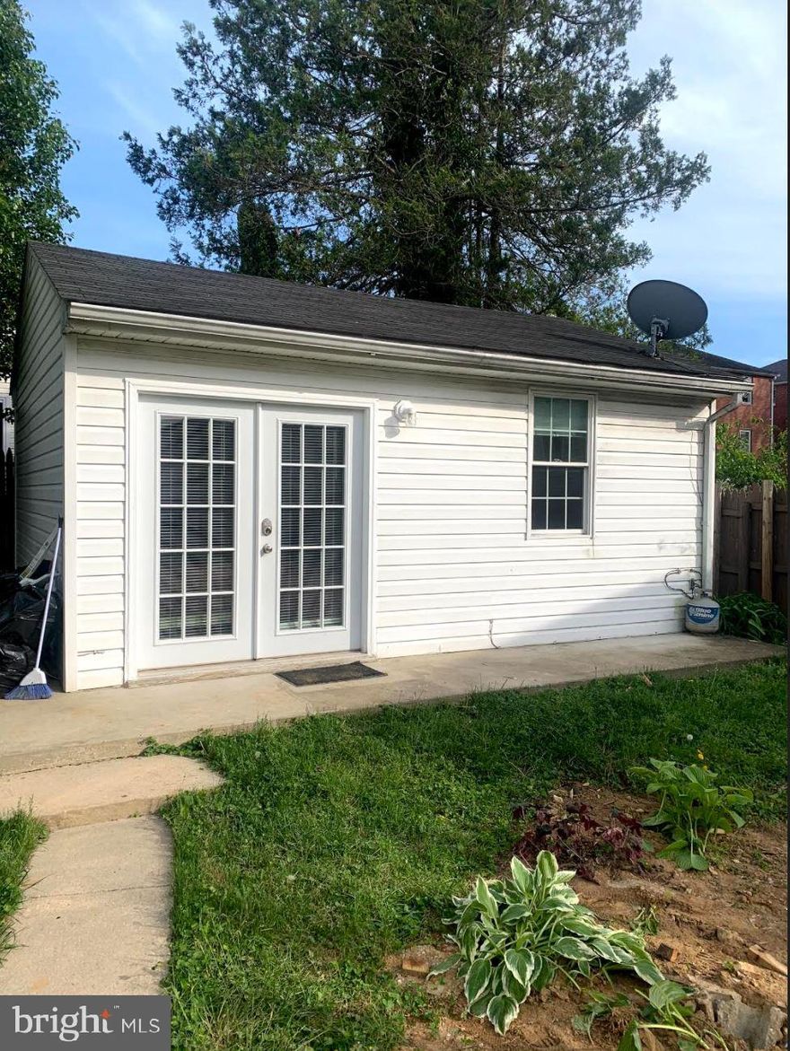 Ready to Move-In, Two Separate Units Available for Rent.  First Unit is on the second level, includes kitchenette with living area, one full bedroom, and a full bath.  Second Unit is a detached Pool House, includes kitchenette with living area, one full bedroom, and a full bath. Both have been inspected by the county and approved for immediate move in. Both allow access to the common area, and street parking. All utilities and cable are included in the rent. Book your appointment now to tour either unit.