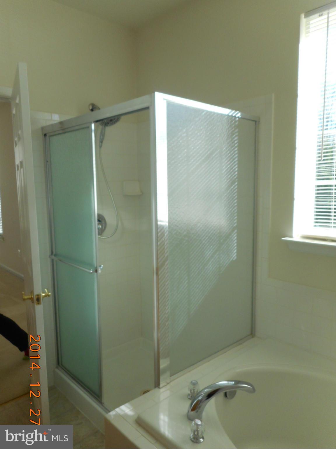 FOUR SEASONS - Residential Lease