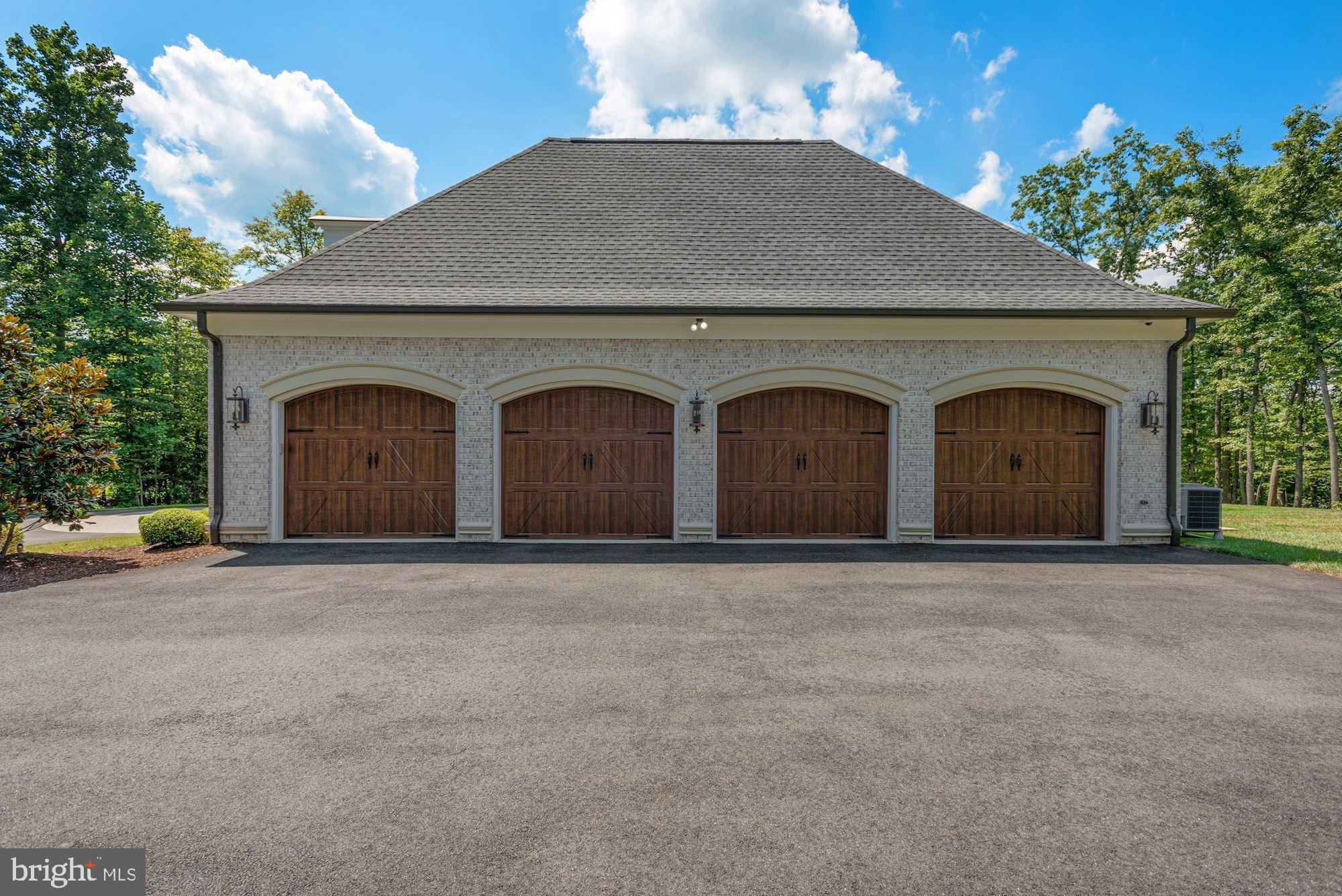 BARCLAY WOODS - Residential