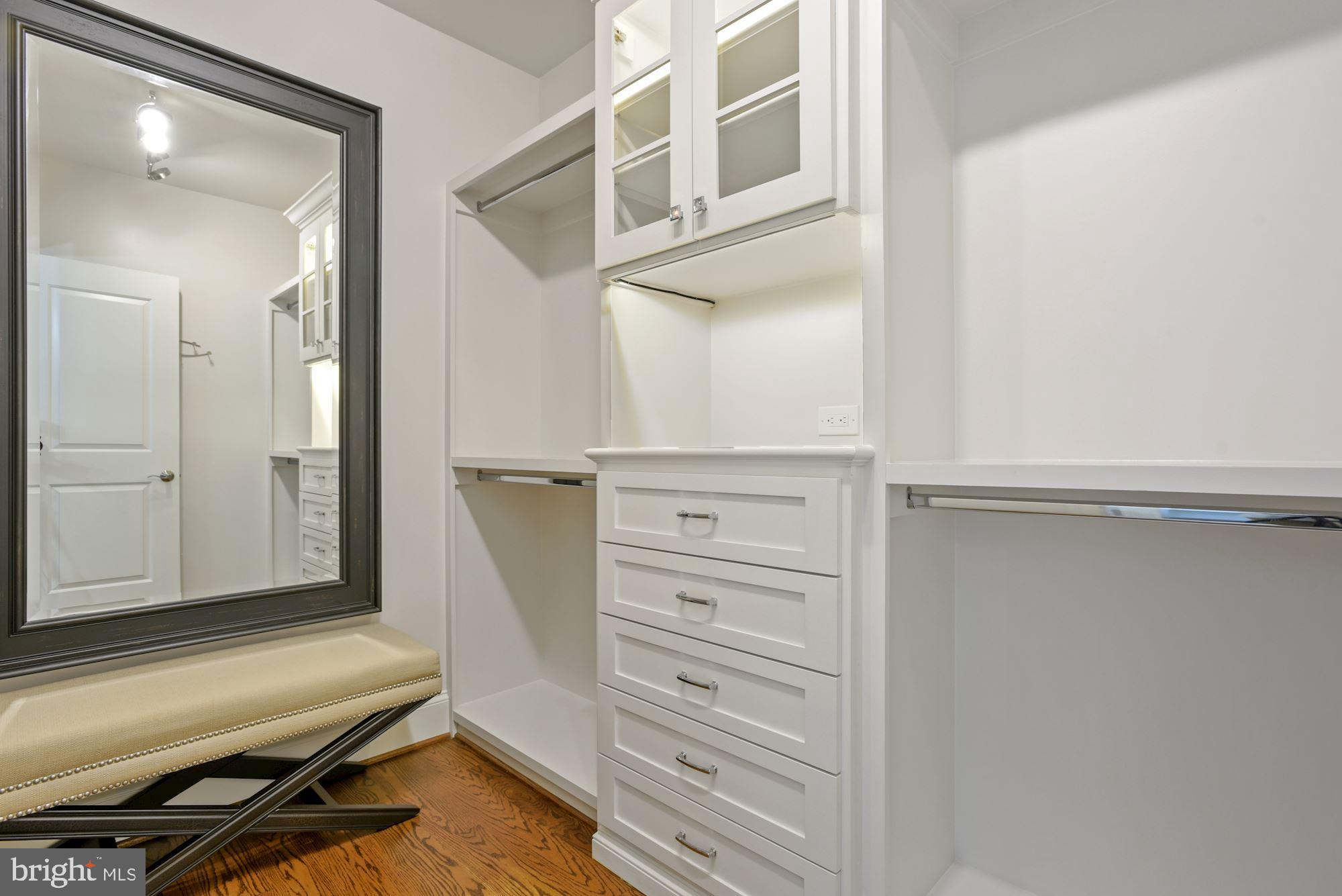 BARCLAY WOODS - Residential