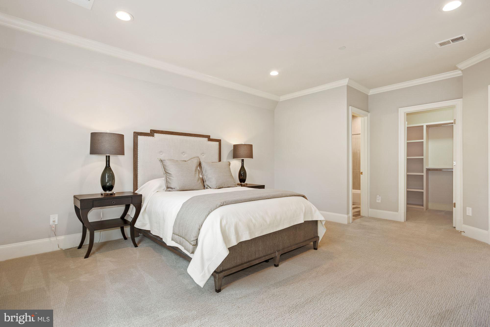 BARCLAY WOODS - Residential