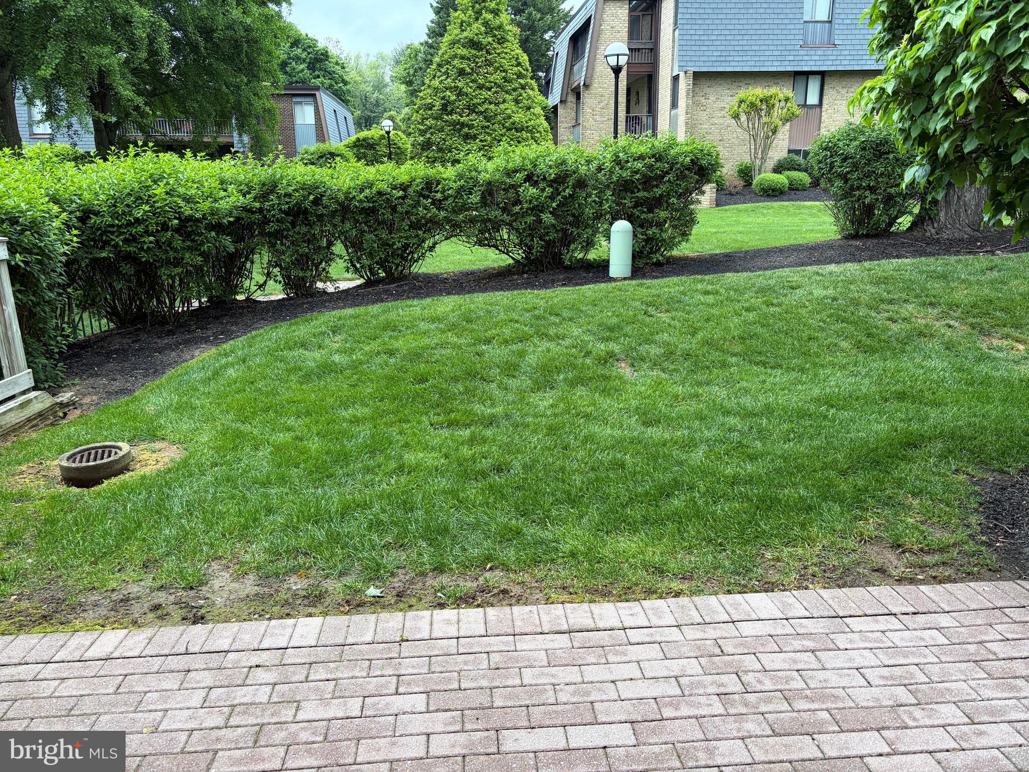 15 STONEHENGE CIRCLE 15