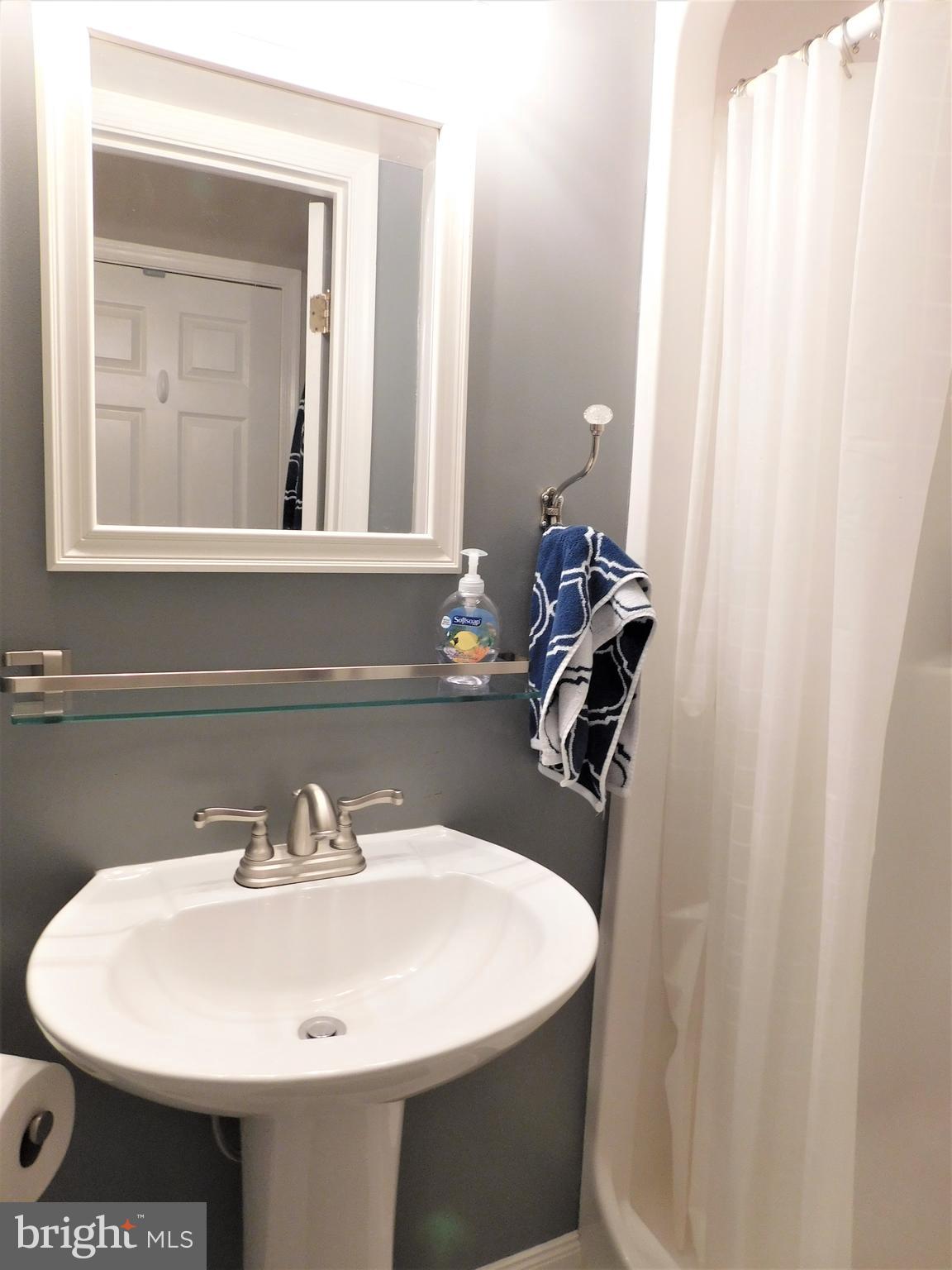 SPRINGFIELD OAKS - Residential Lease