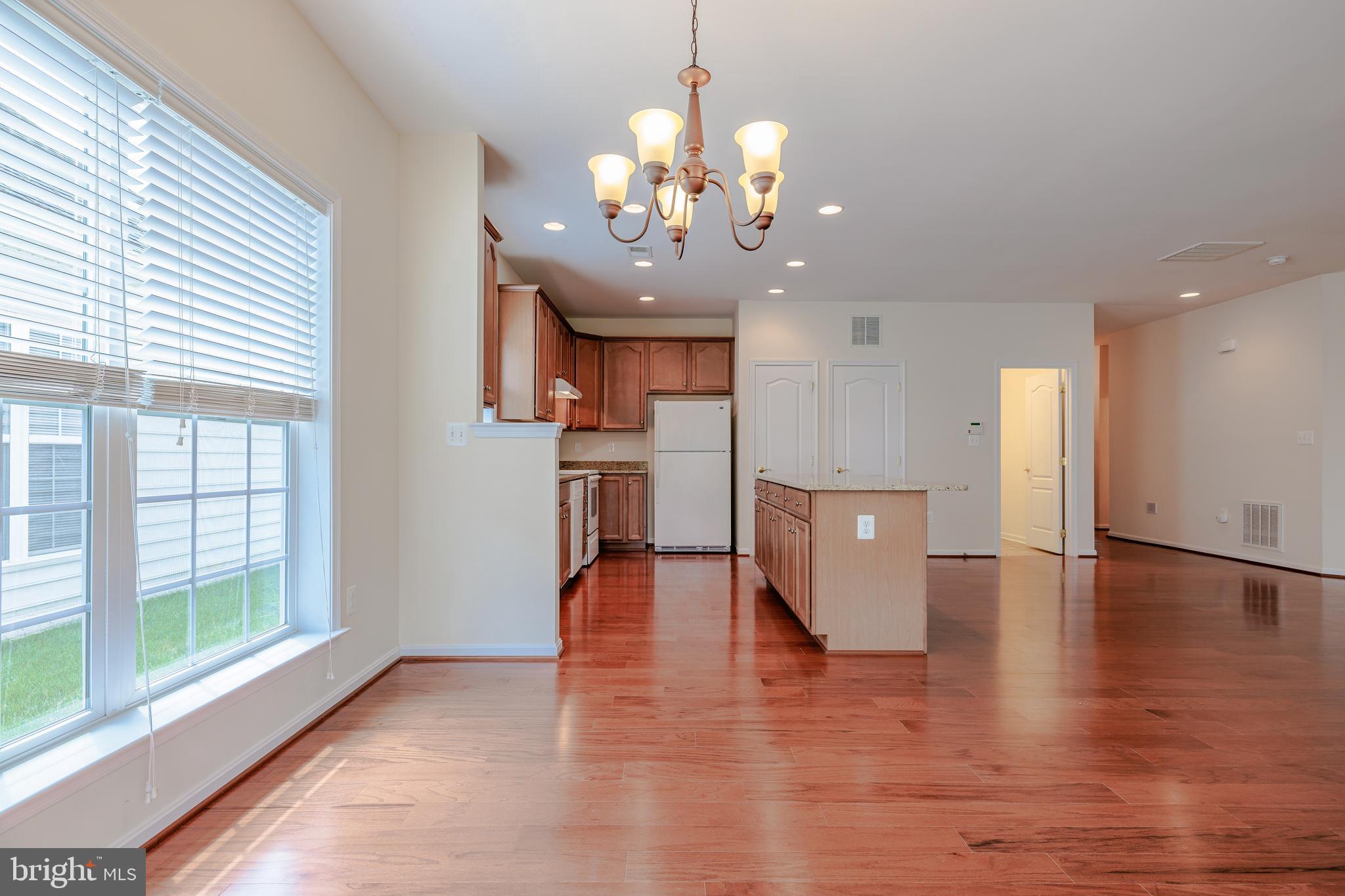 SYMPHONY VILLAGE AT CENTREVILLE - Residential