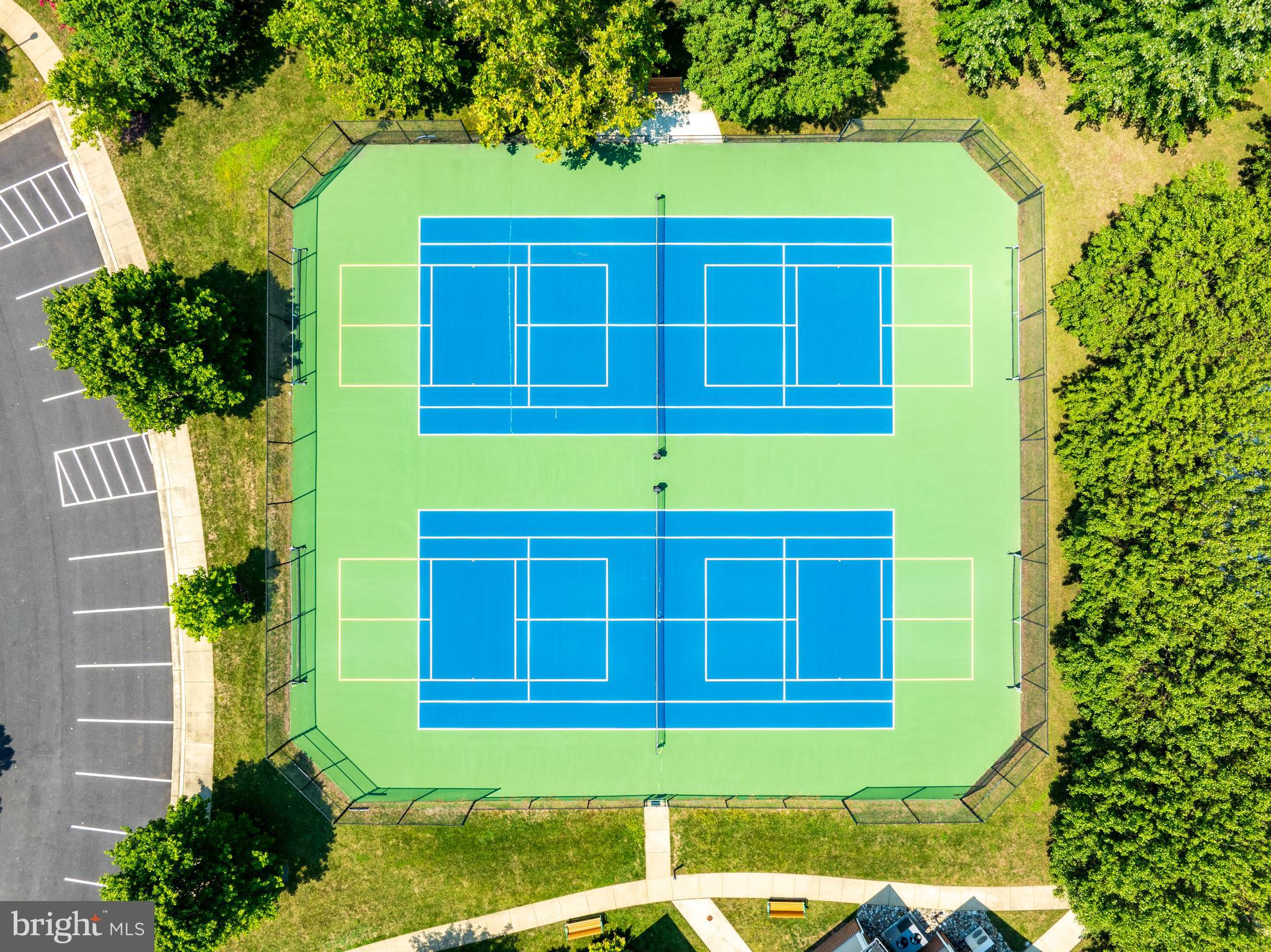 SYMPHONY VILLAGE AT CENTREVILLE - Residential