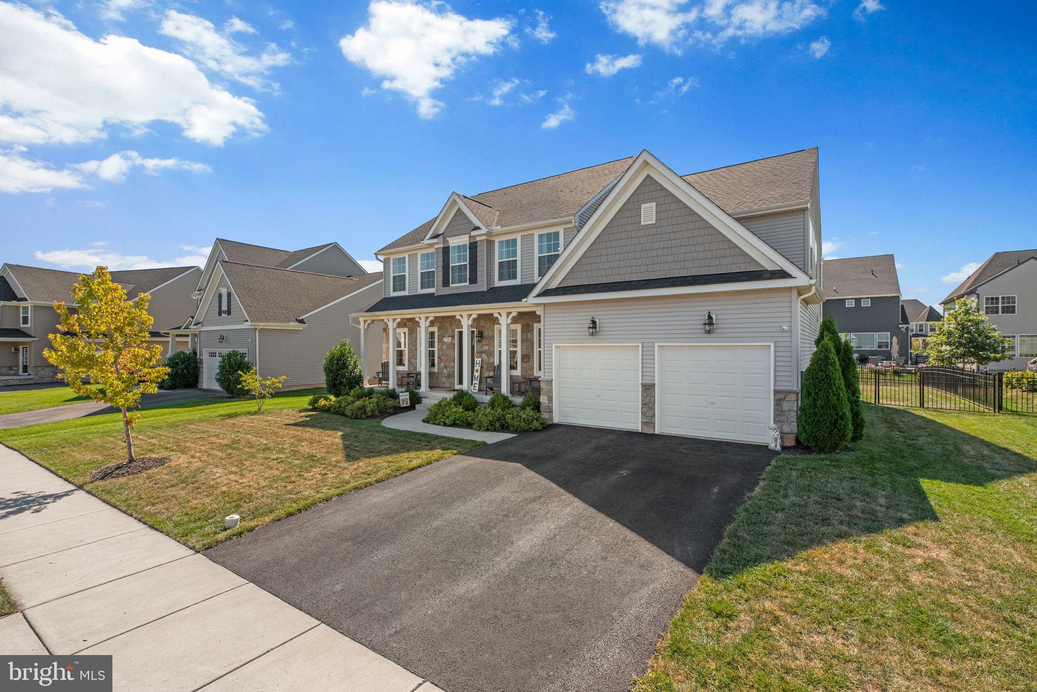 2726 MOON SHOT LANE