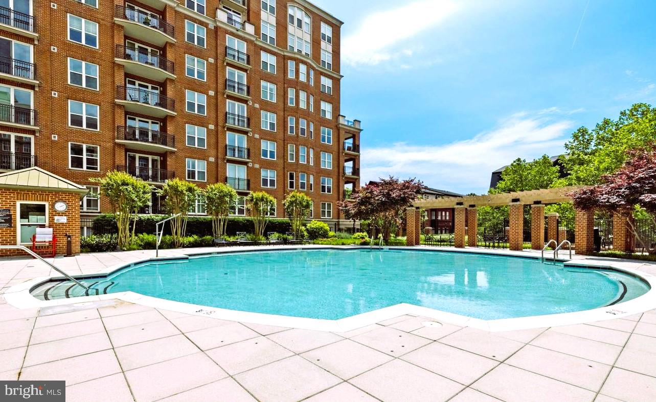 PARK POTOMAC - Residential