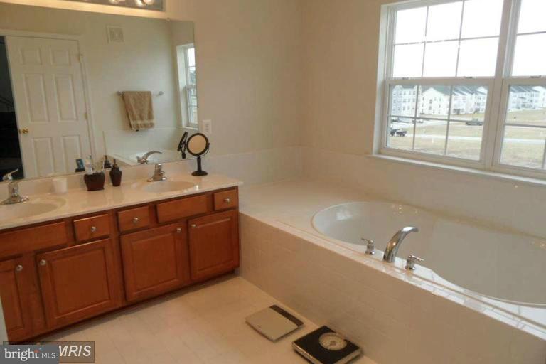 GREENWAY FARMS - Residential Lease