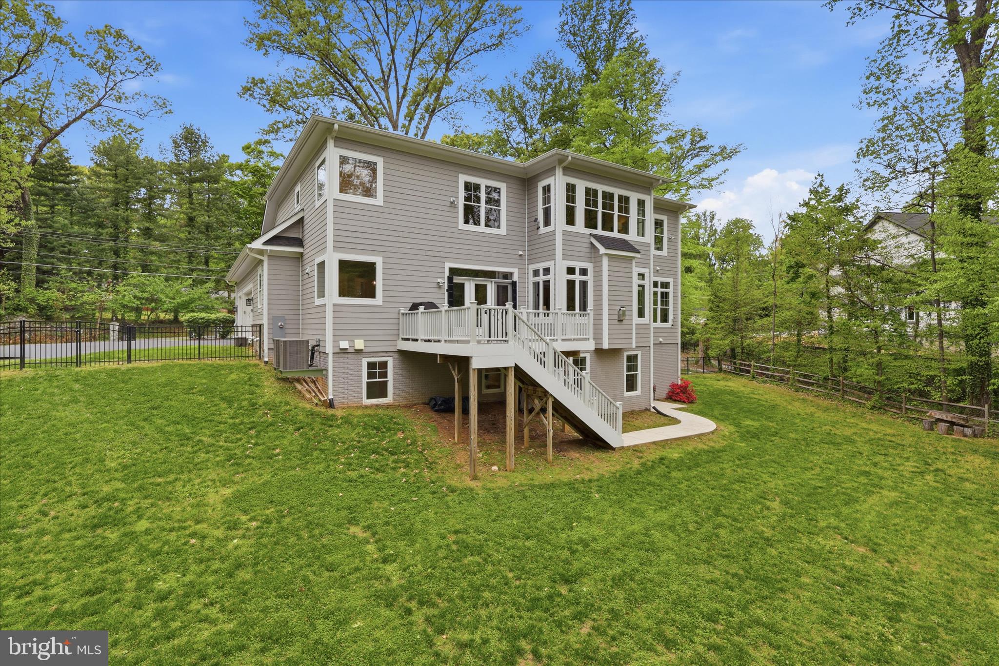 MANTUA - Residential